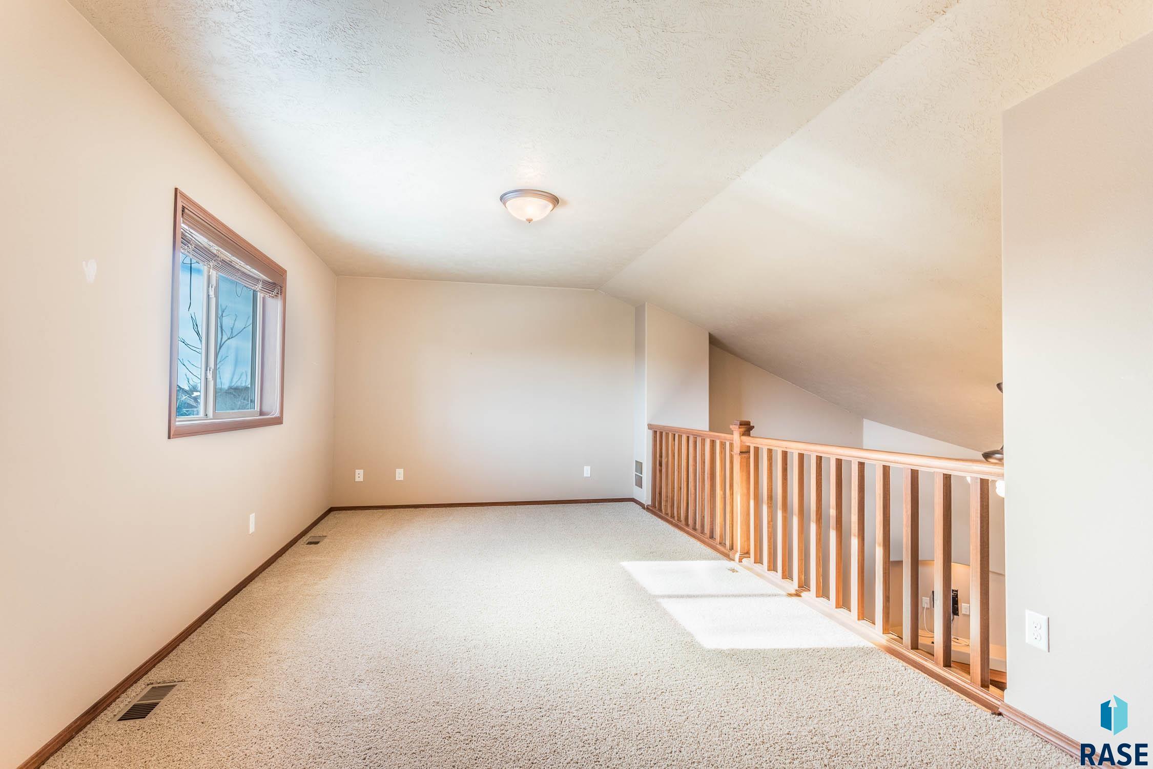 2704 E Tranquility Pl