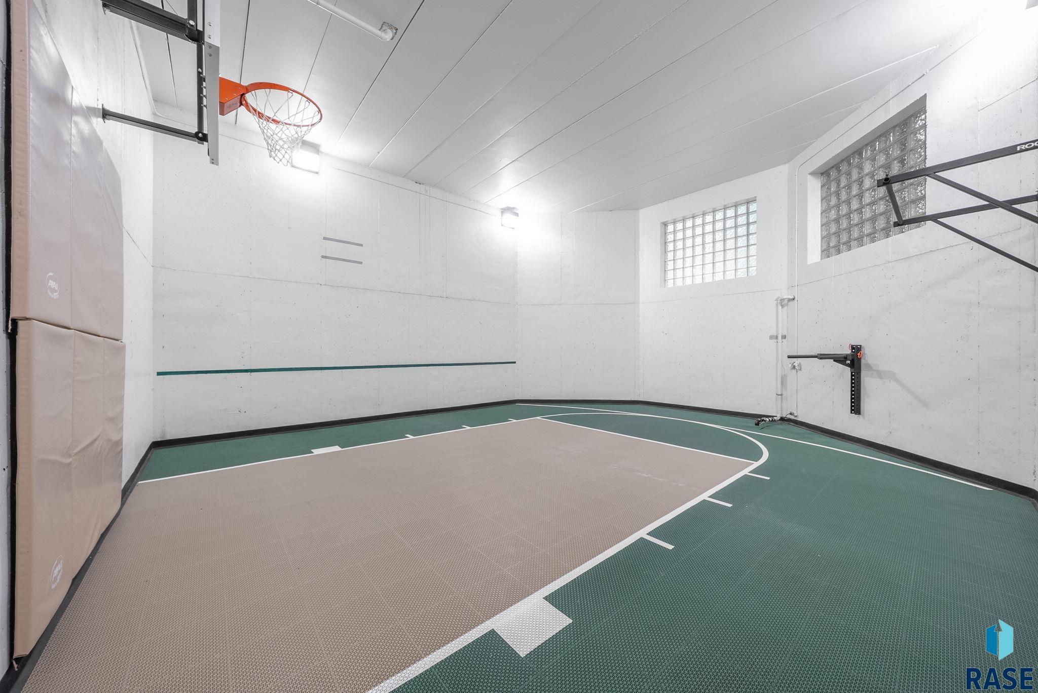 3001 S Bishop Jones Pl