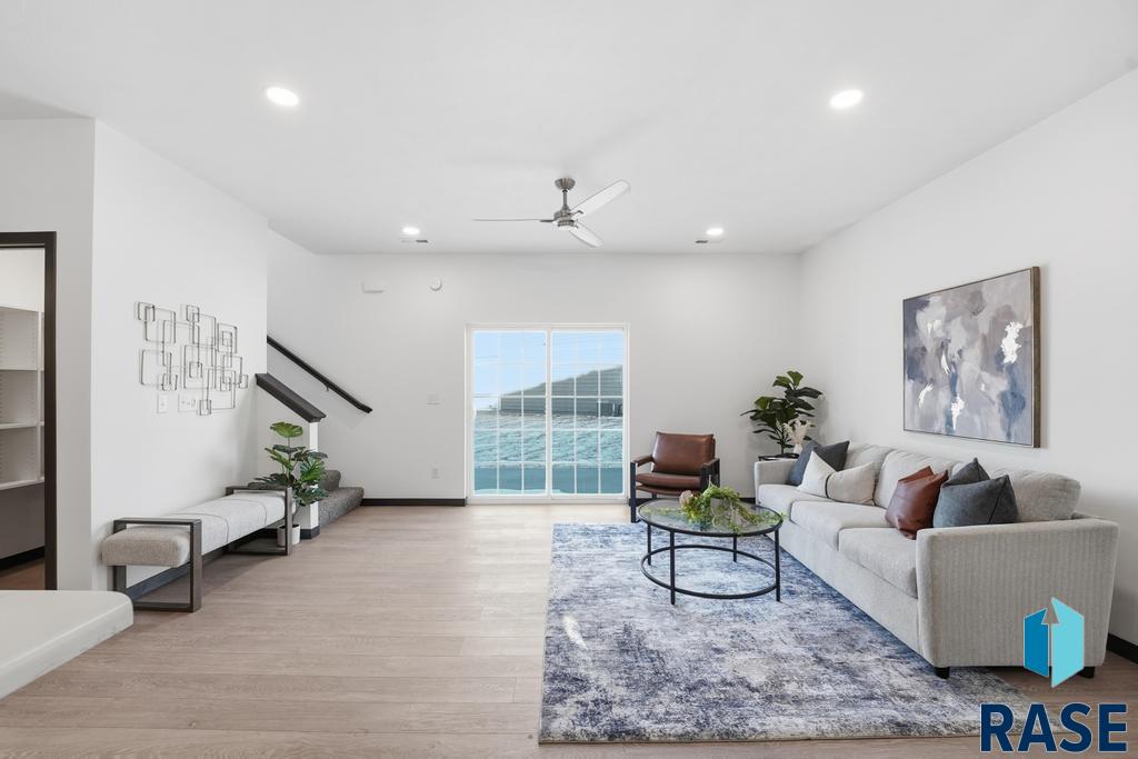 1263 N Marion Rd Unit: 4