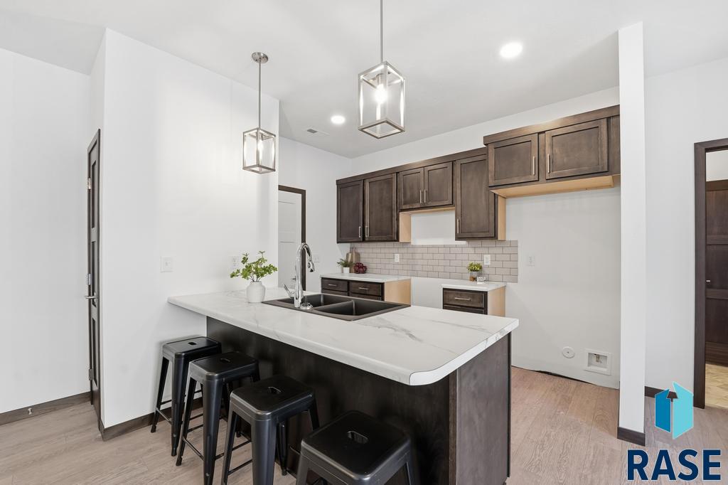 1263 N Marion Rd Unit: 4