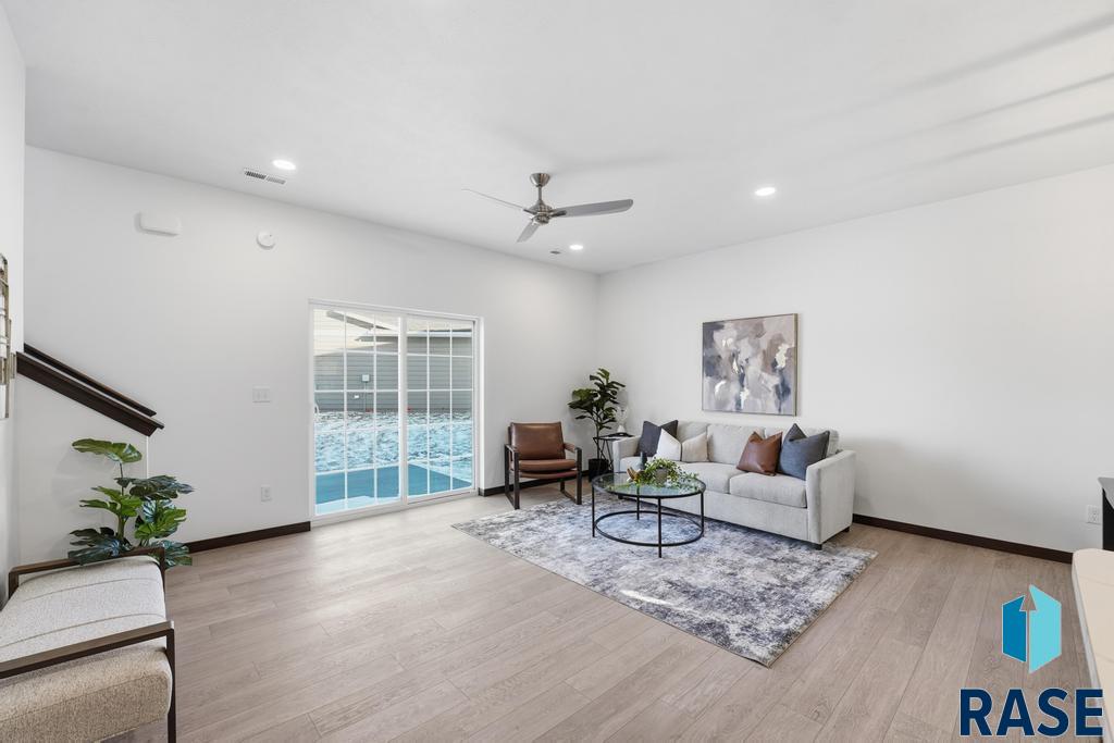 1263 N Marion Rd Unit: 4