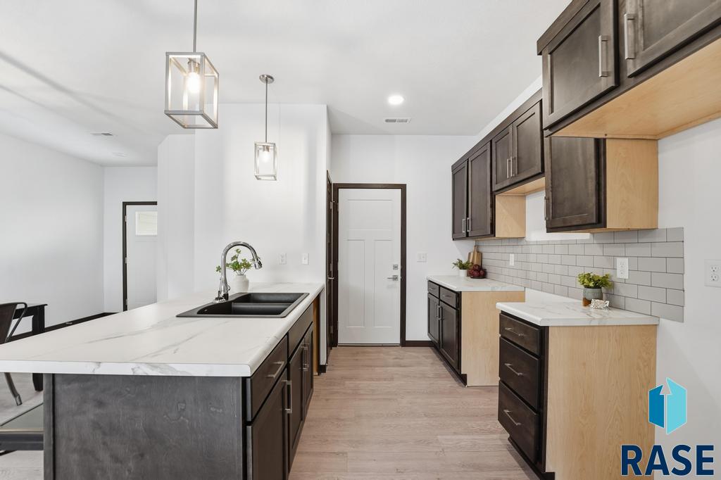 1263 N Marion Rd Unit: 4