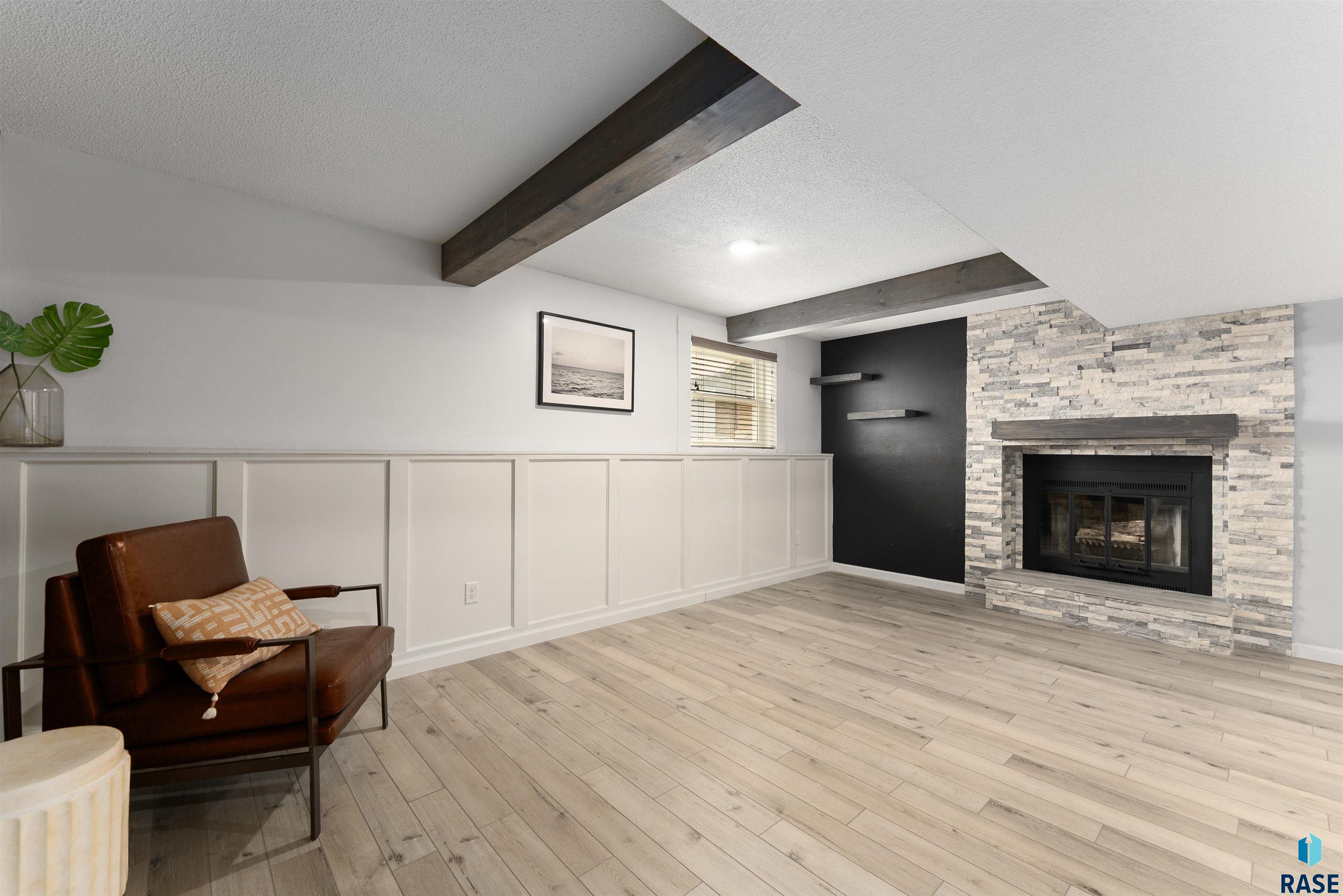 1123 E Plum Creek Cir