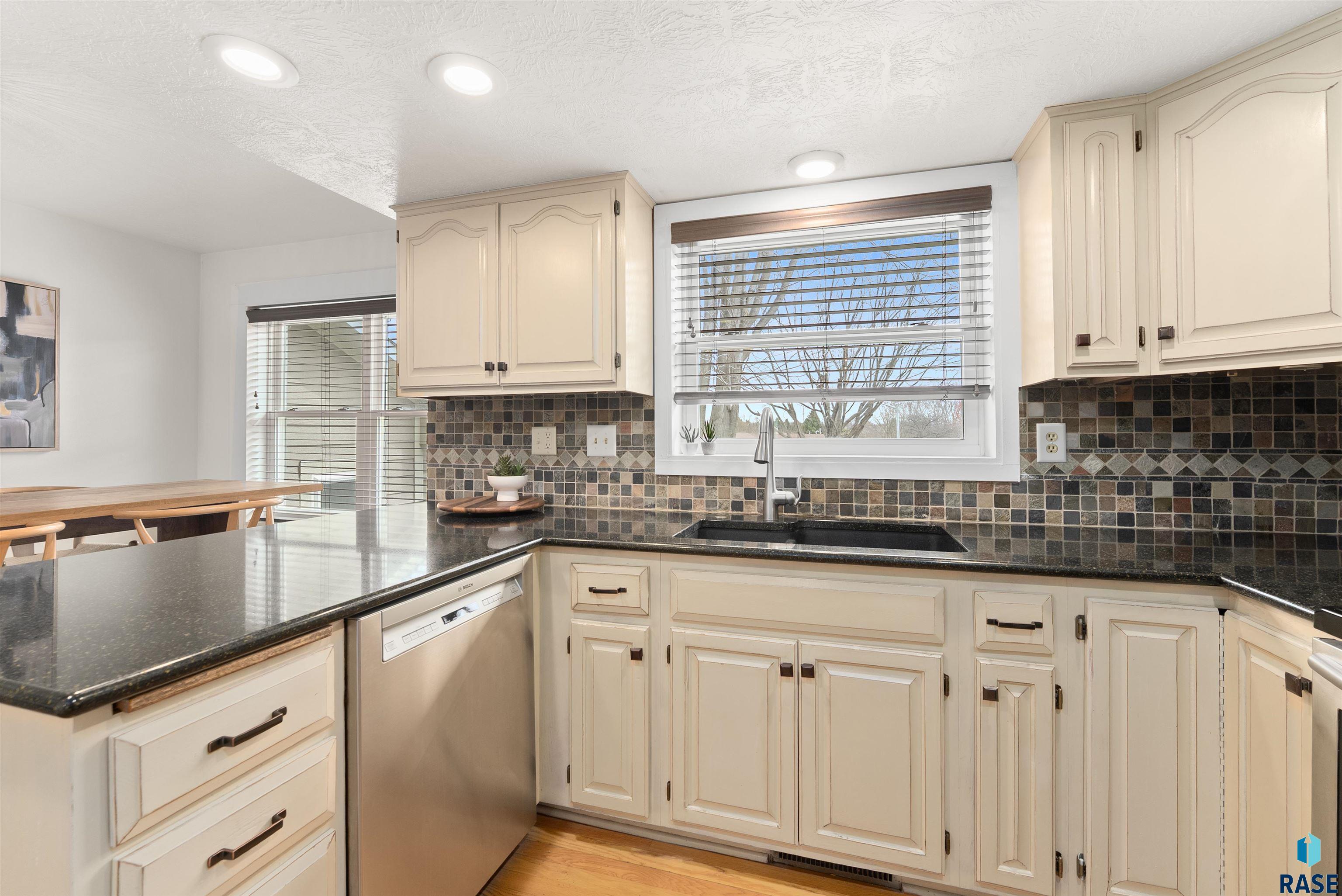 1123 E Plum Creek Cir