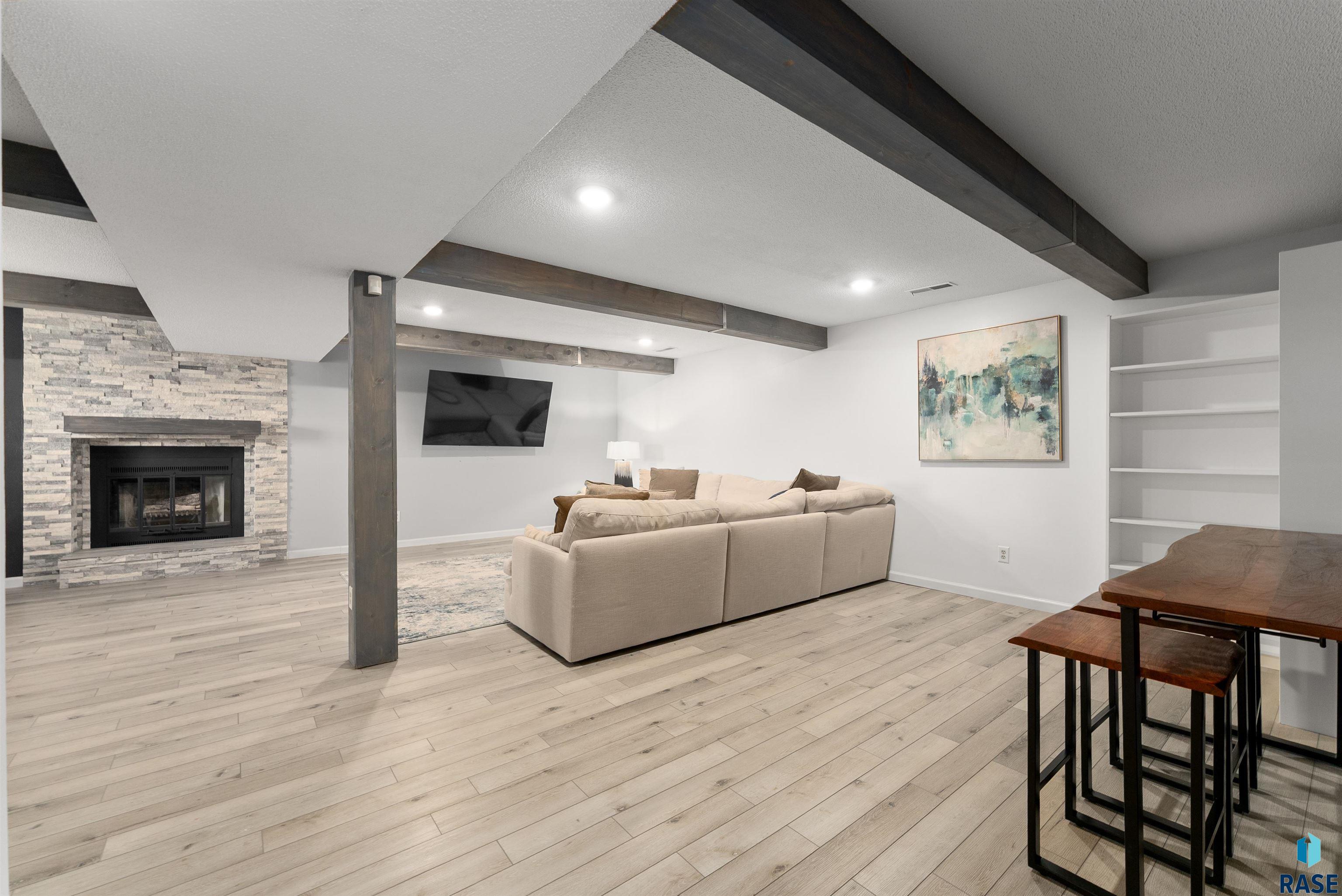 1123 E Plum Creek Cir