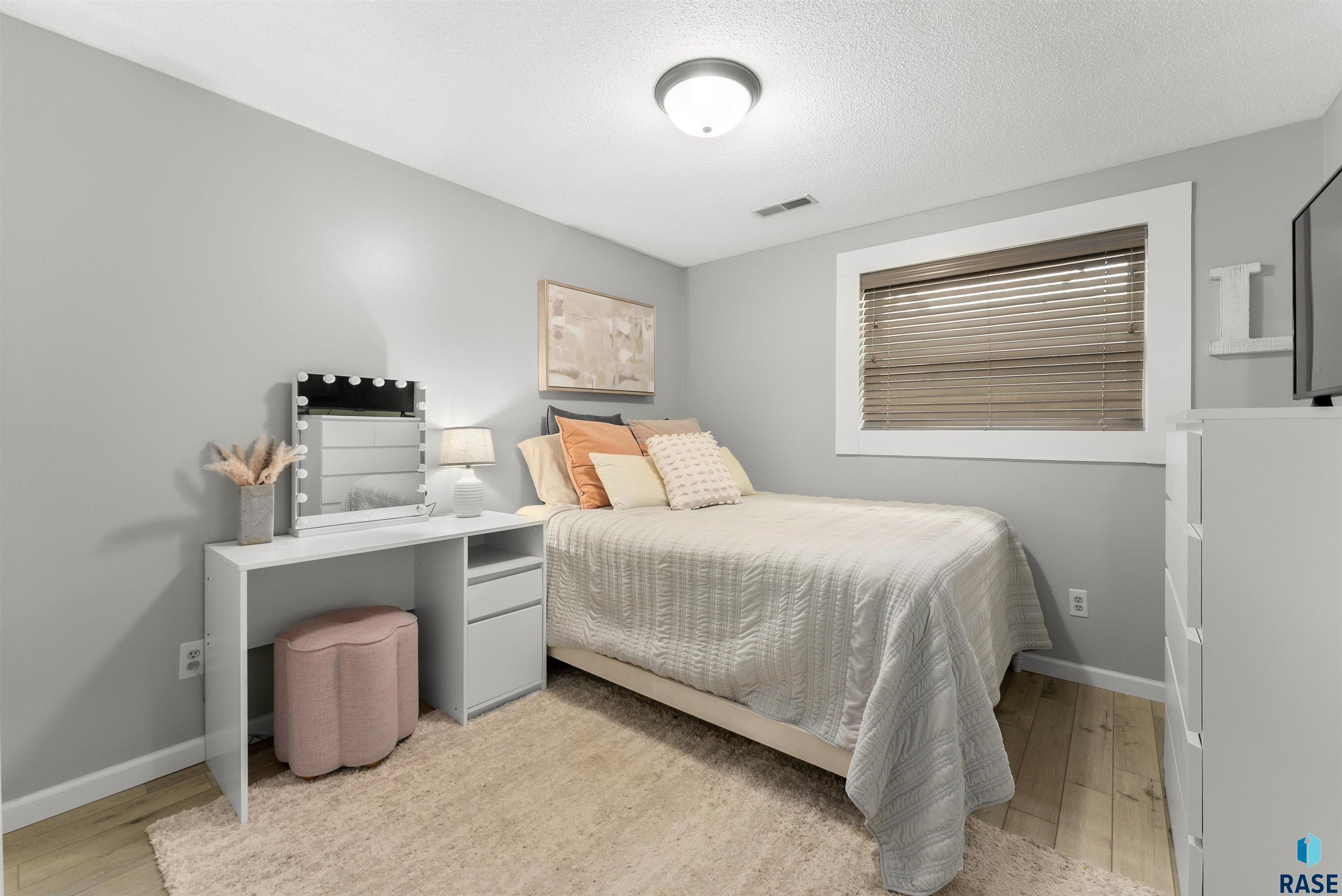 1123 E Plum Creek Cir