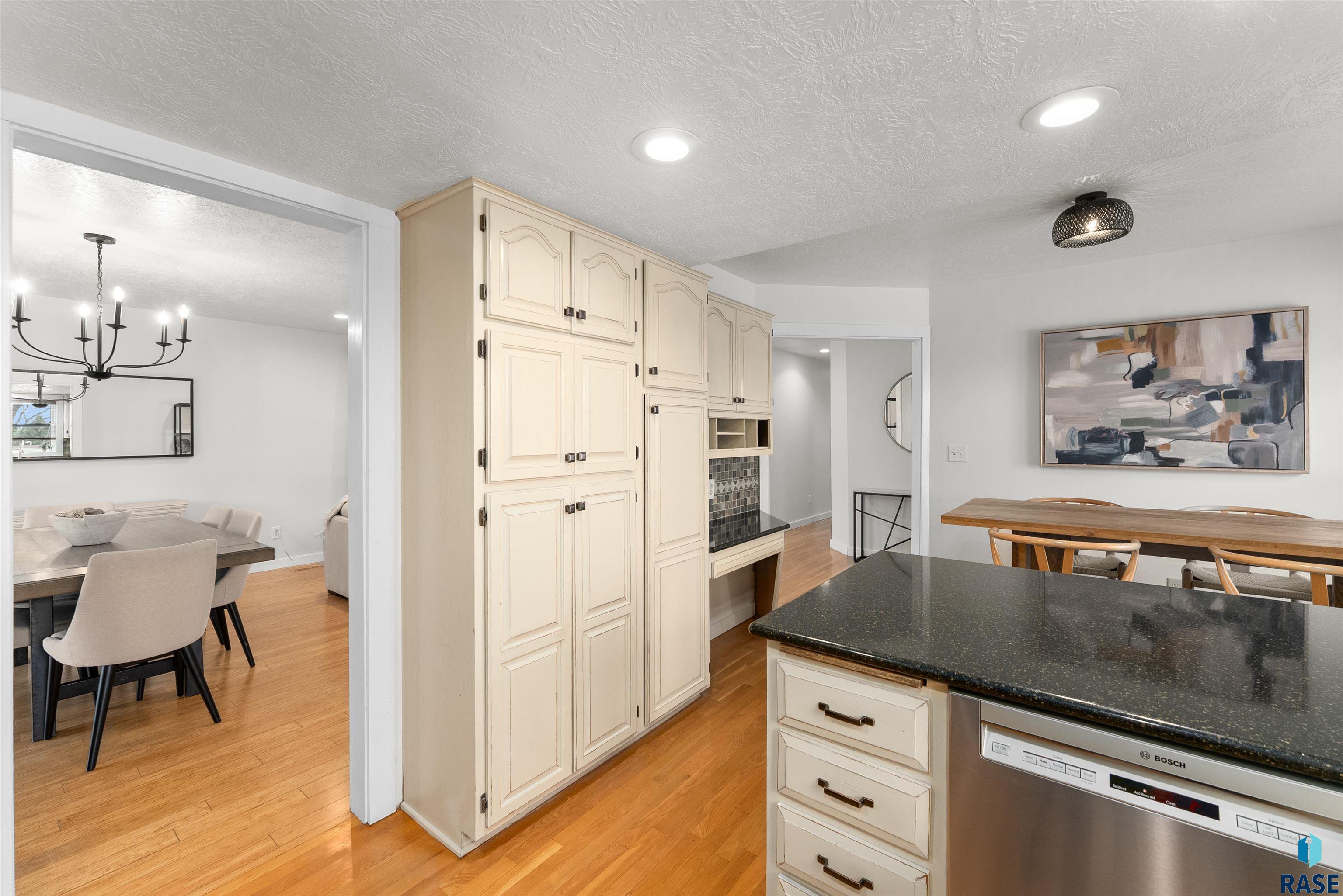 1123 E Plum Creek Cir