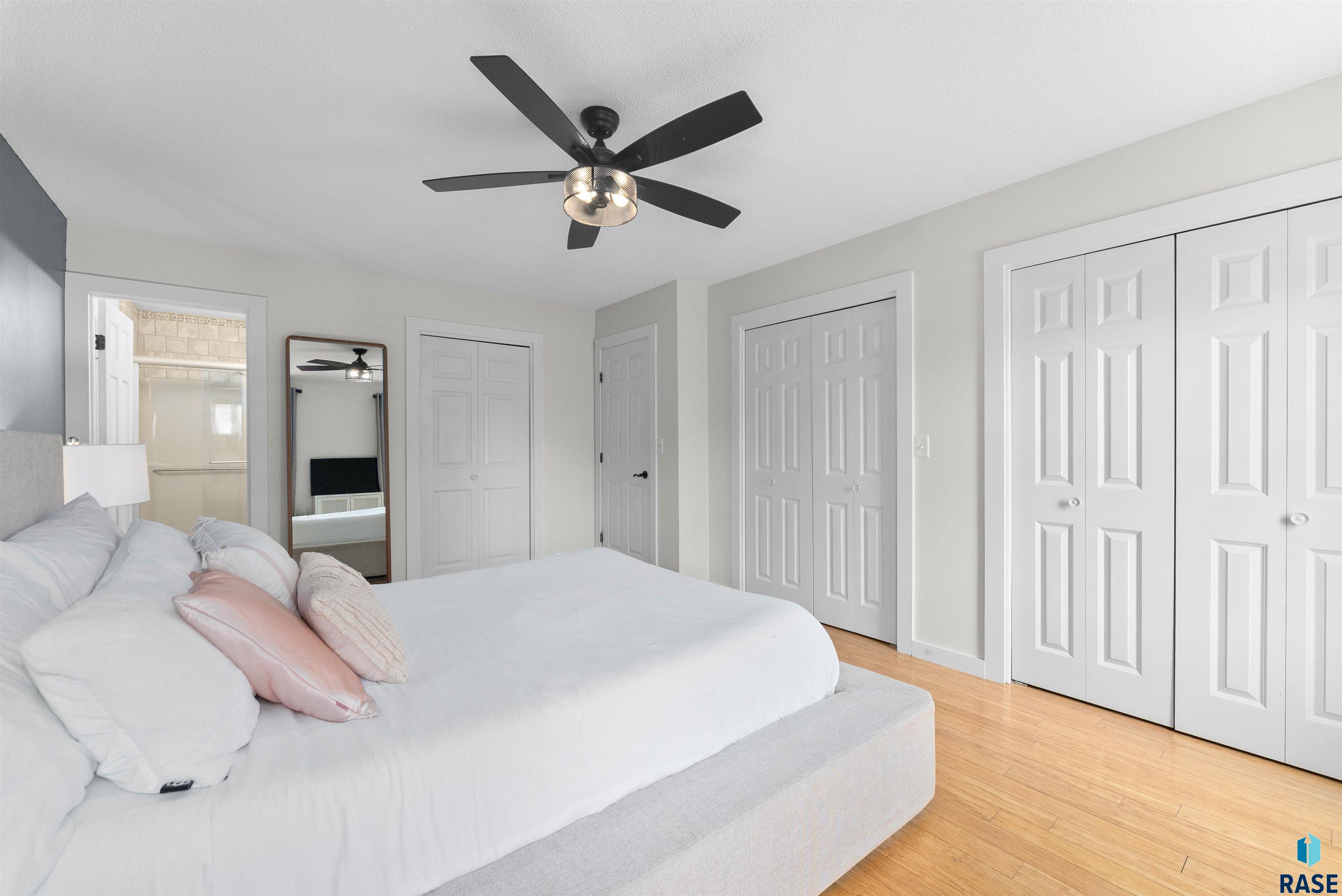 1123 E Plum Creek Cir