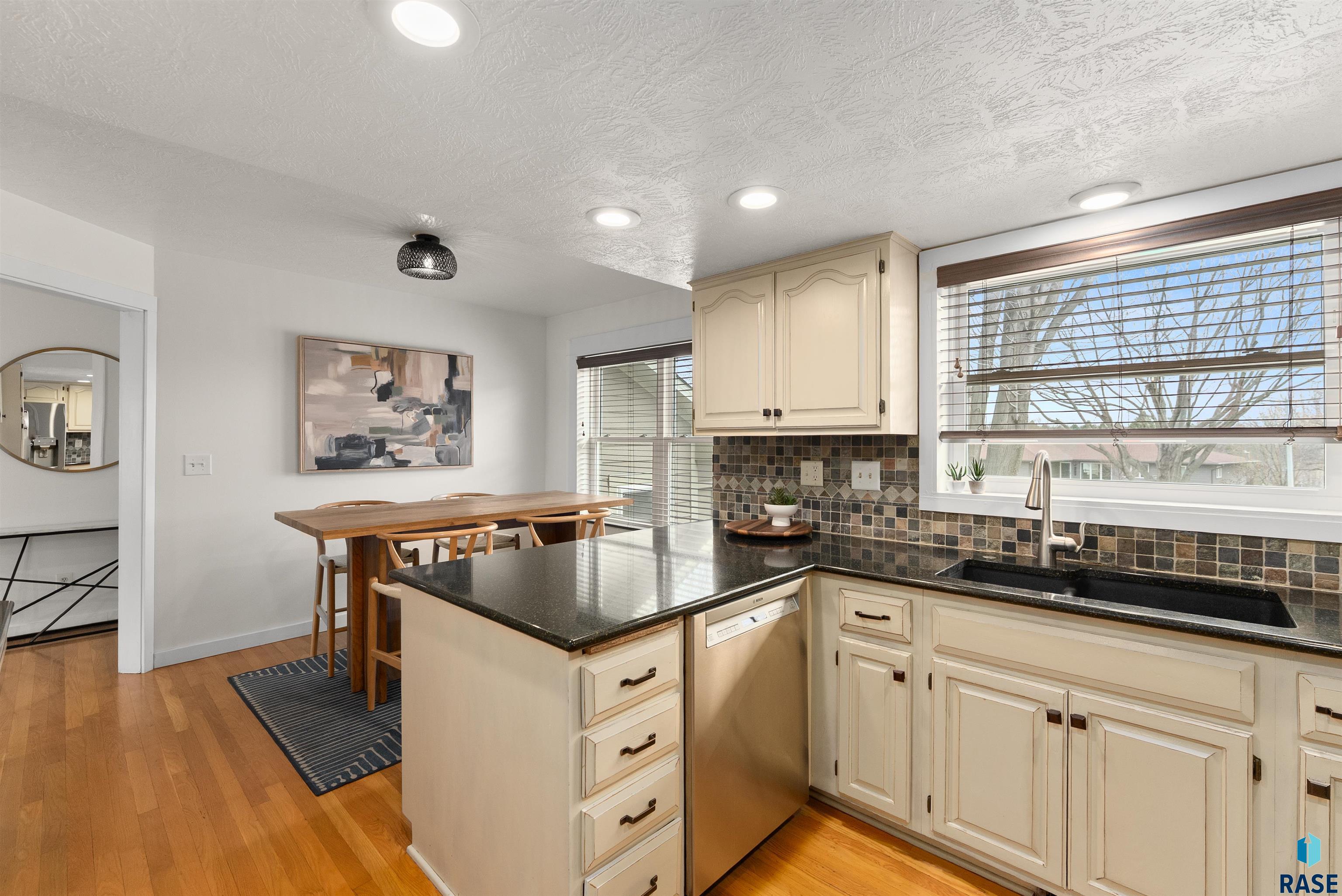 1123 E Plum Creek Cir