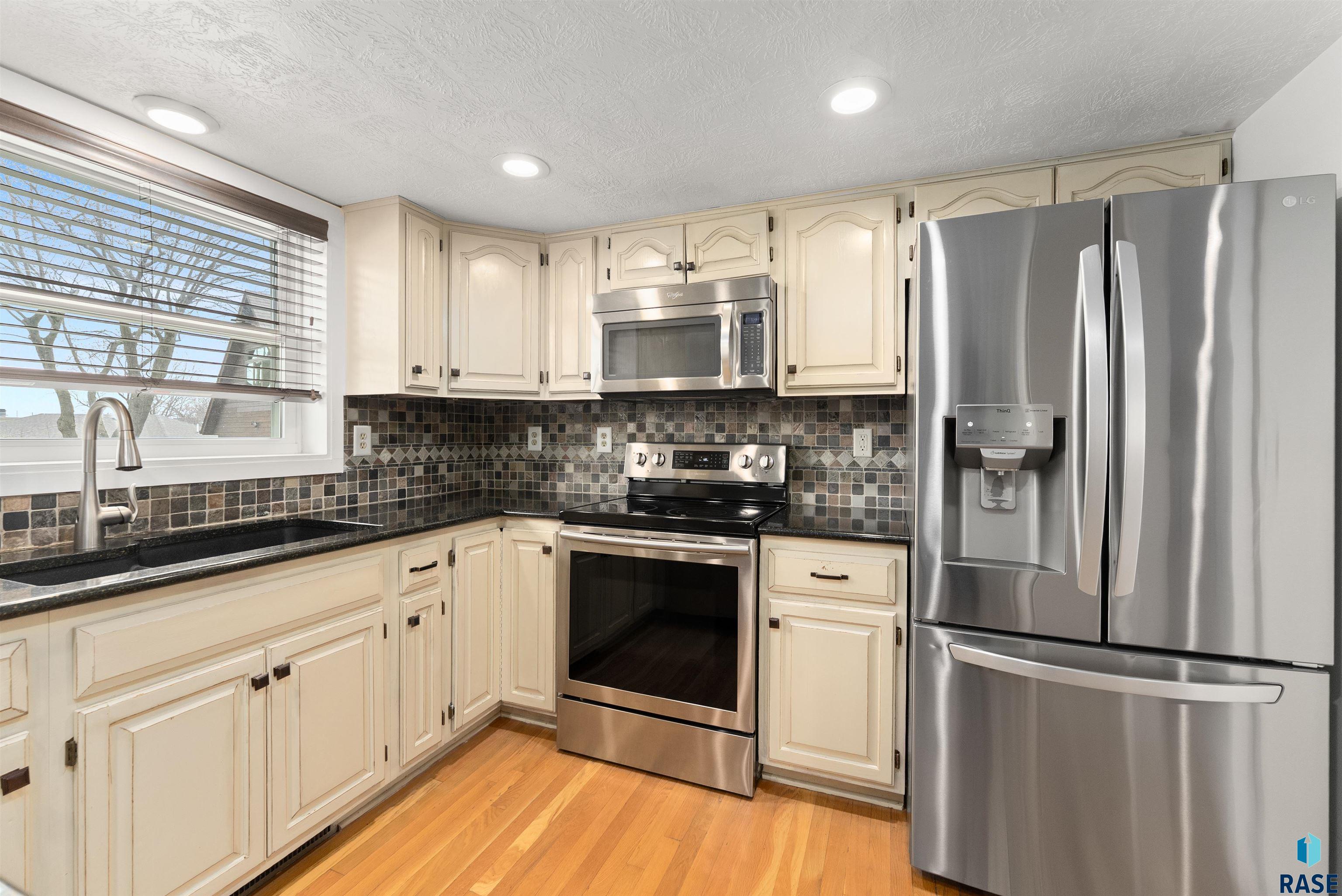 1123 E Plum Creek Cir