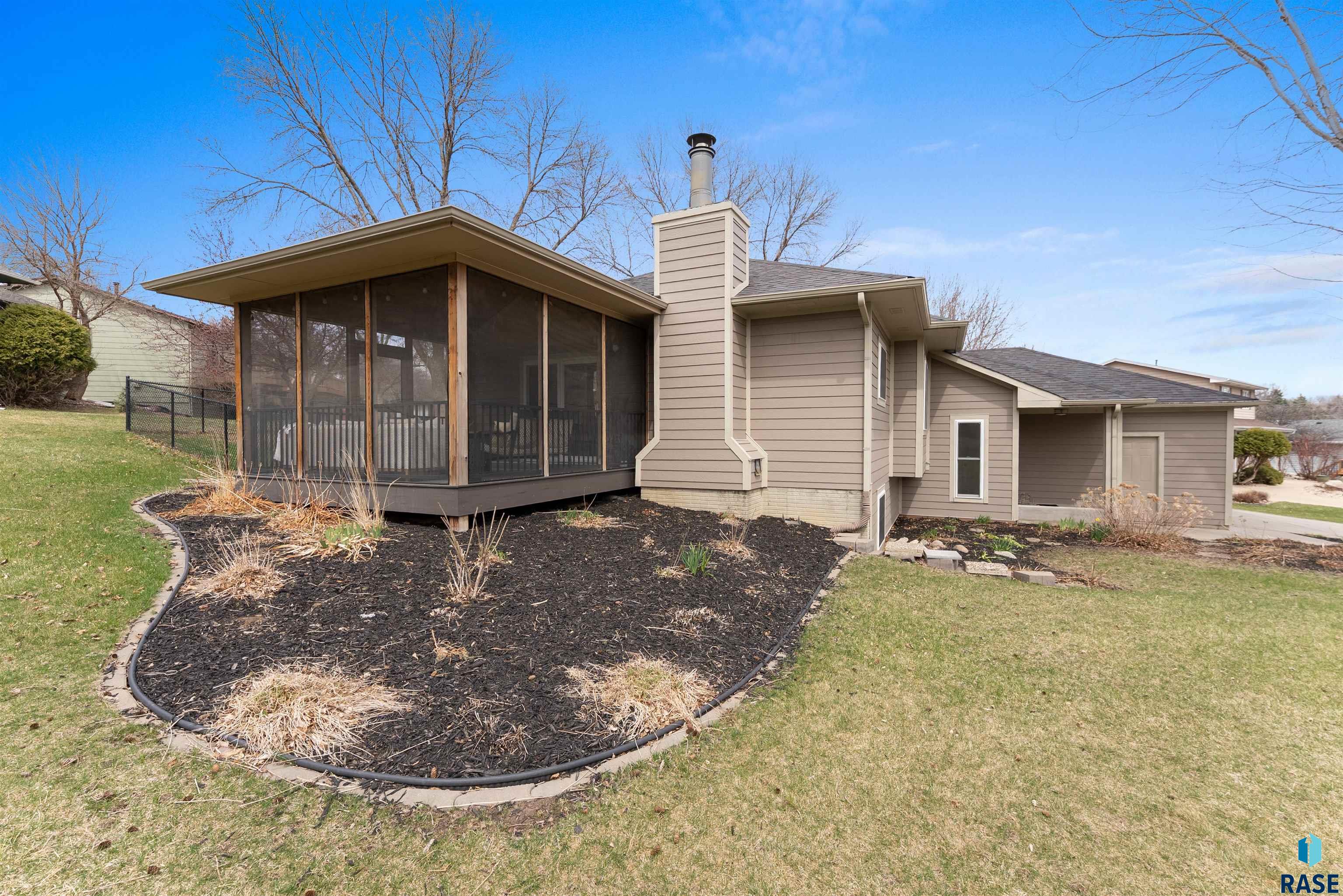 1123 E Plum Creek Cir