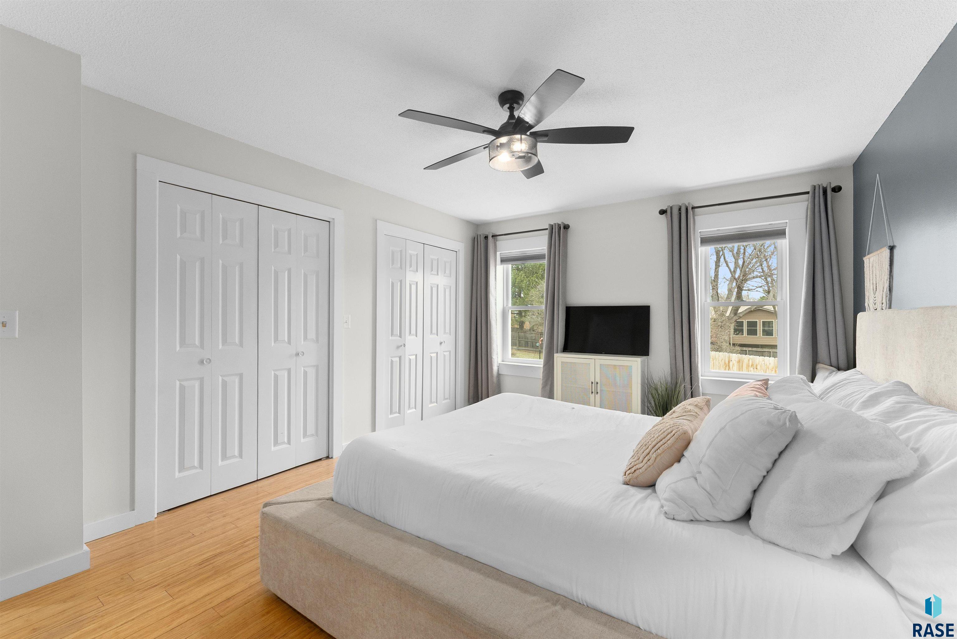 1123 E Plum Creek Cir