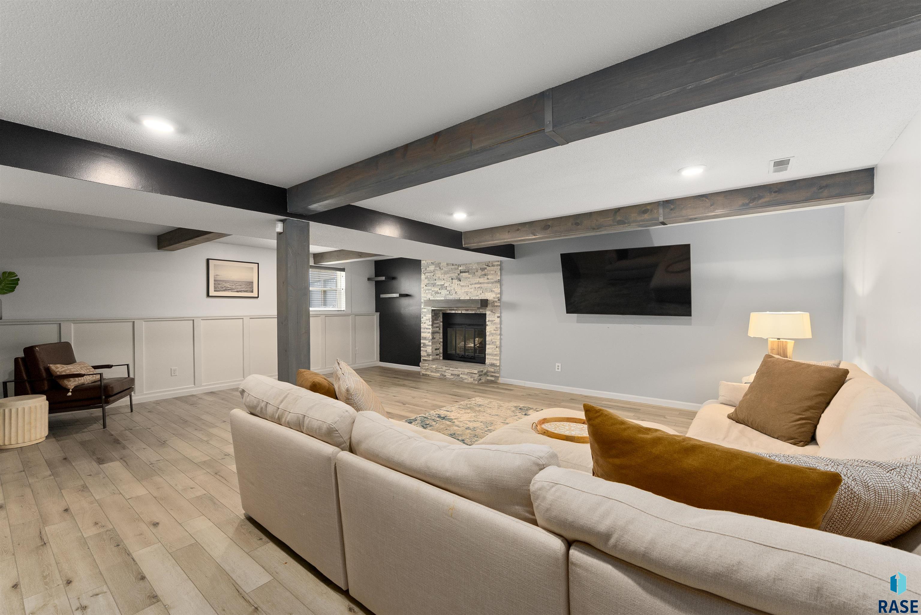 1123 E Plum Creek Cir