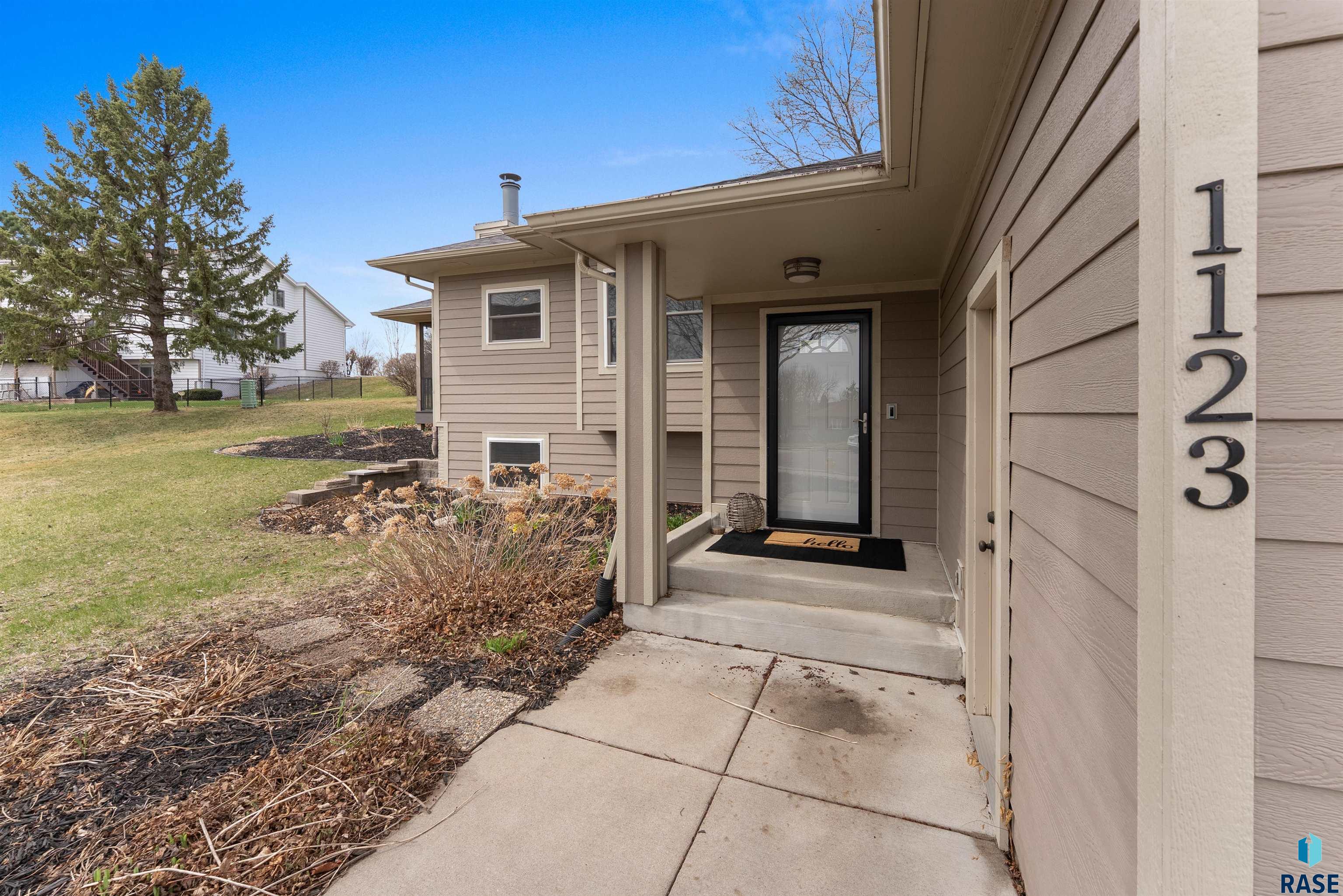 1123 E Plum Creek Cir