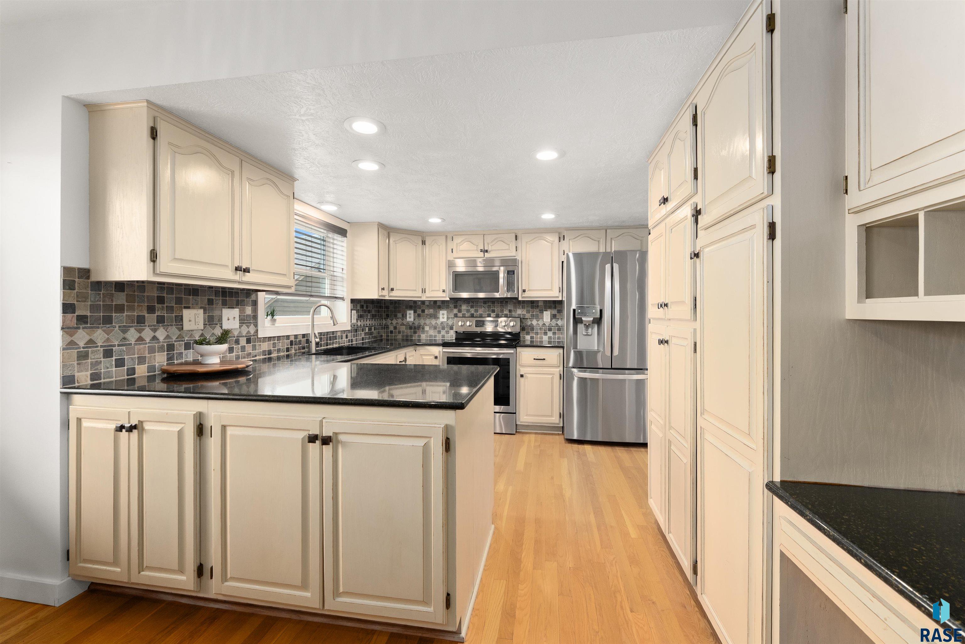 1123 E Plum Creek Cir