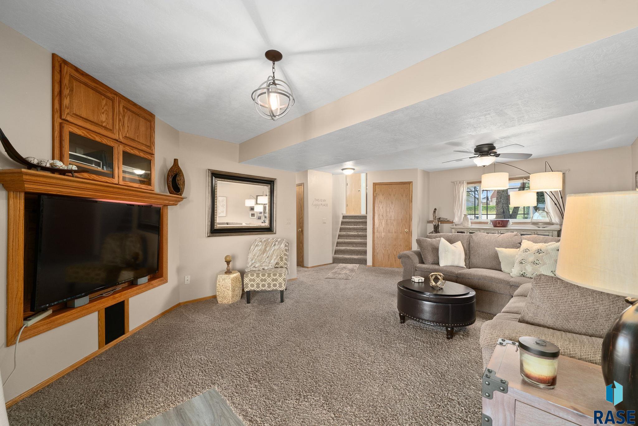 24404 View Dr