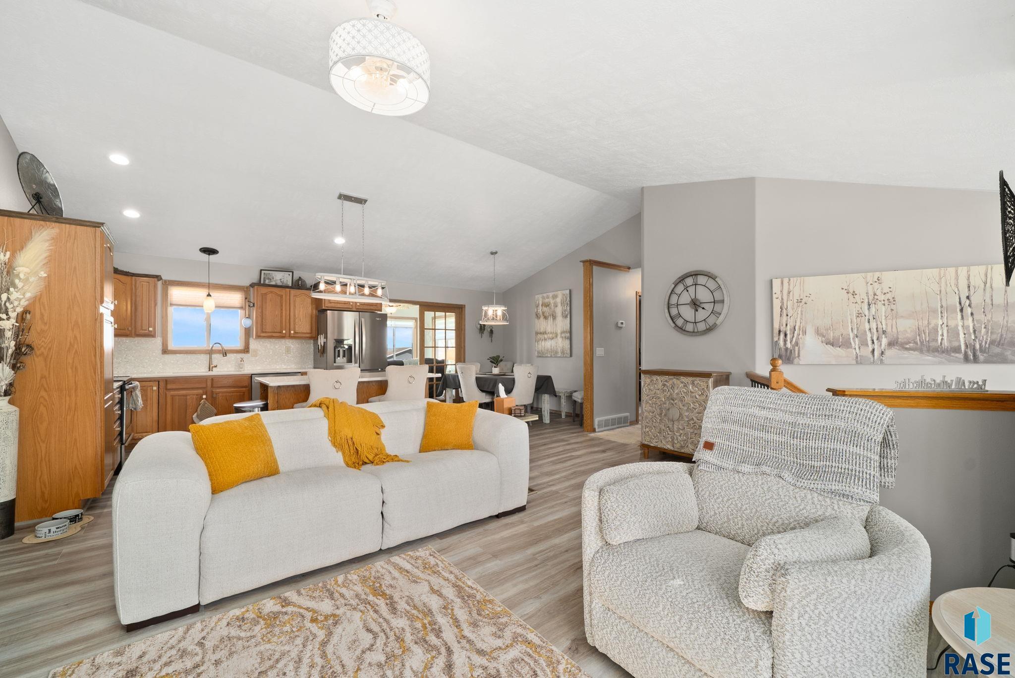 24404 View Dr