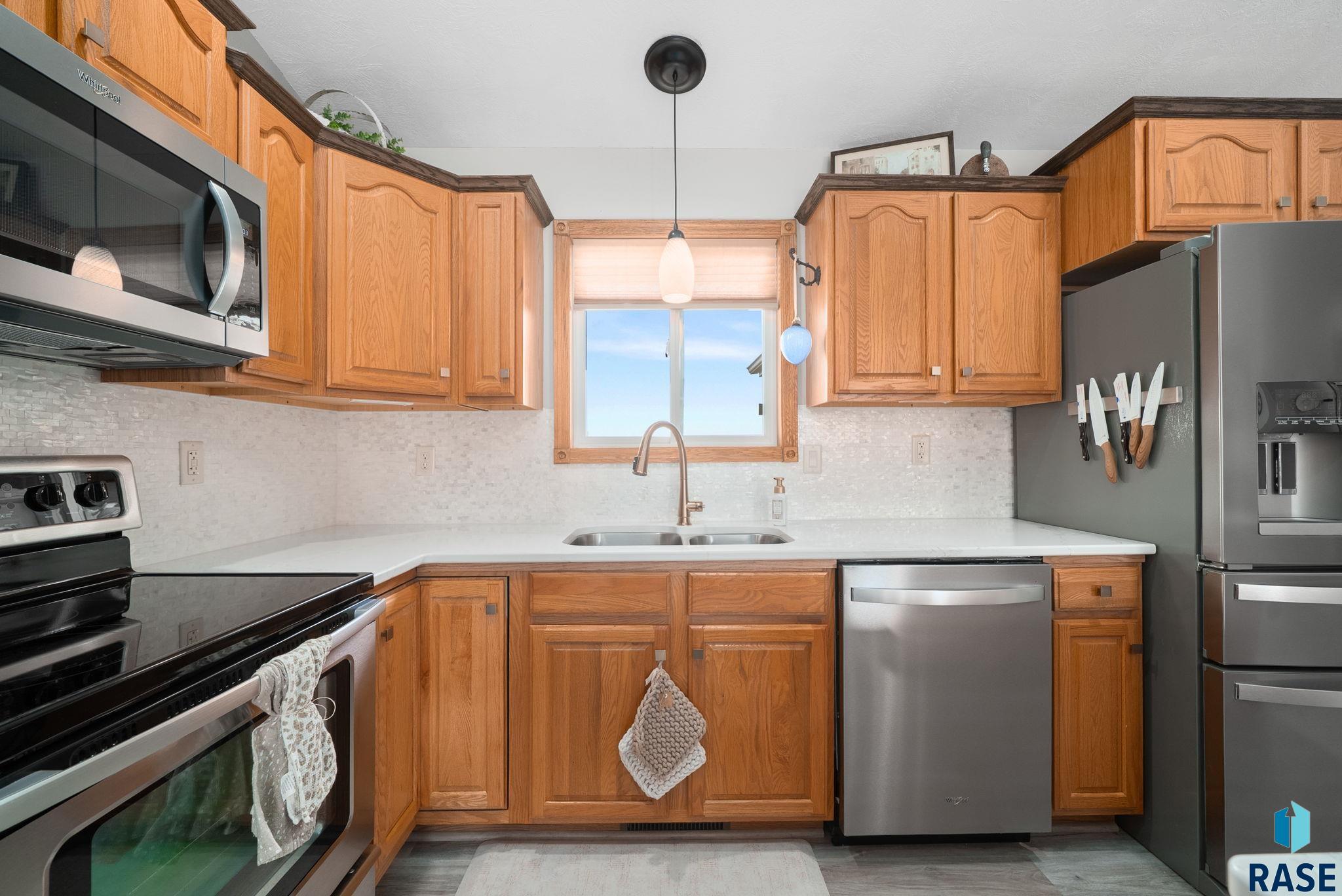 24404 View Dr
