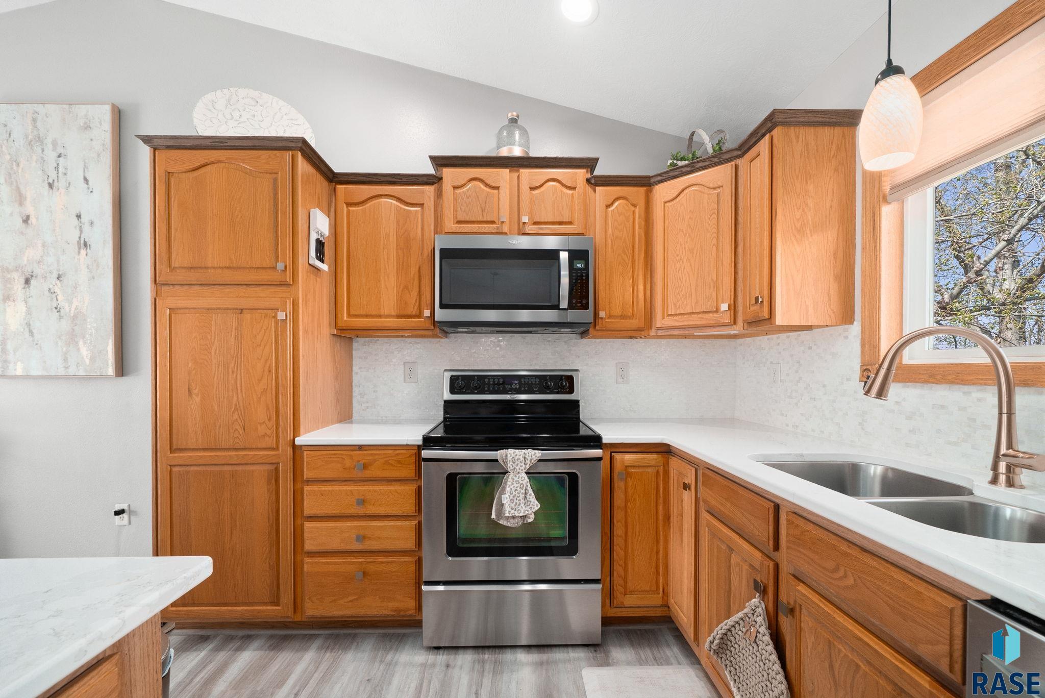 24404 View Dr
