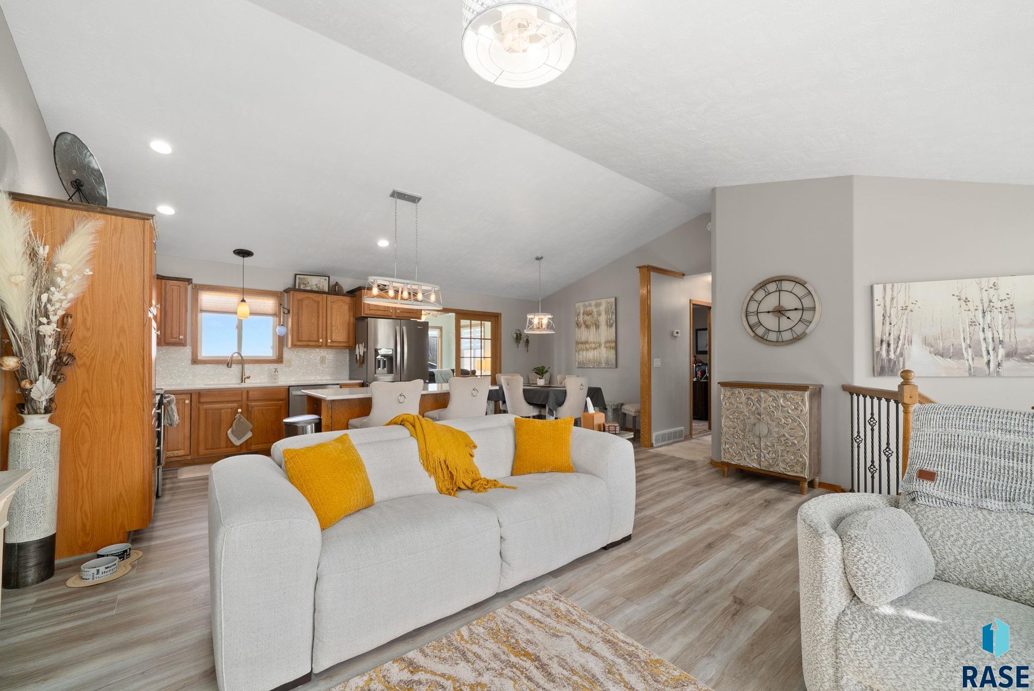 24404 View Dr