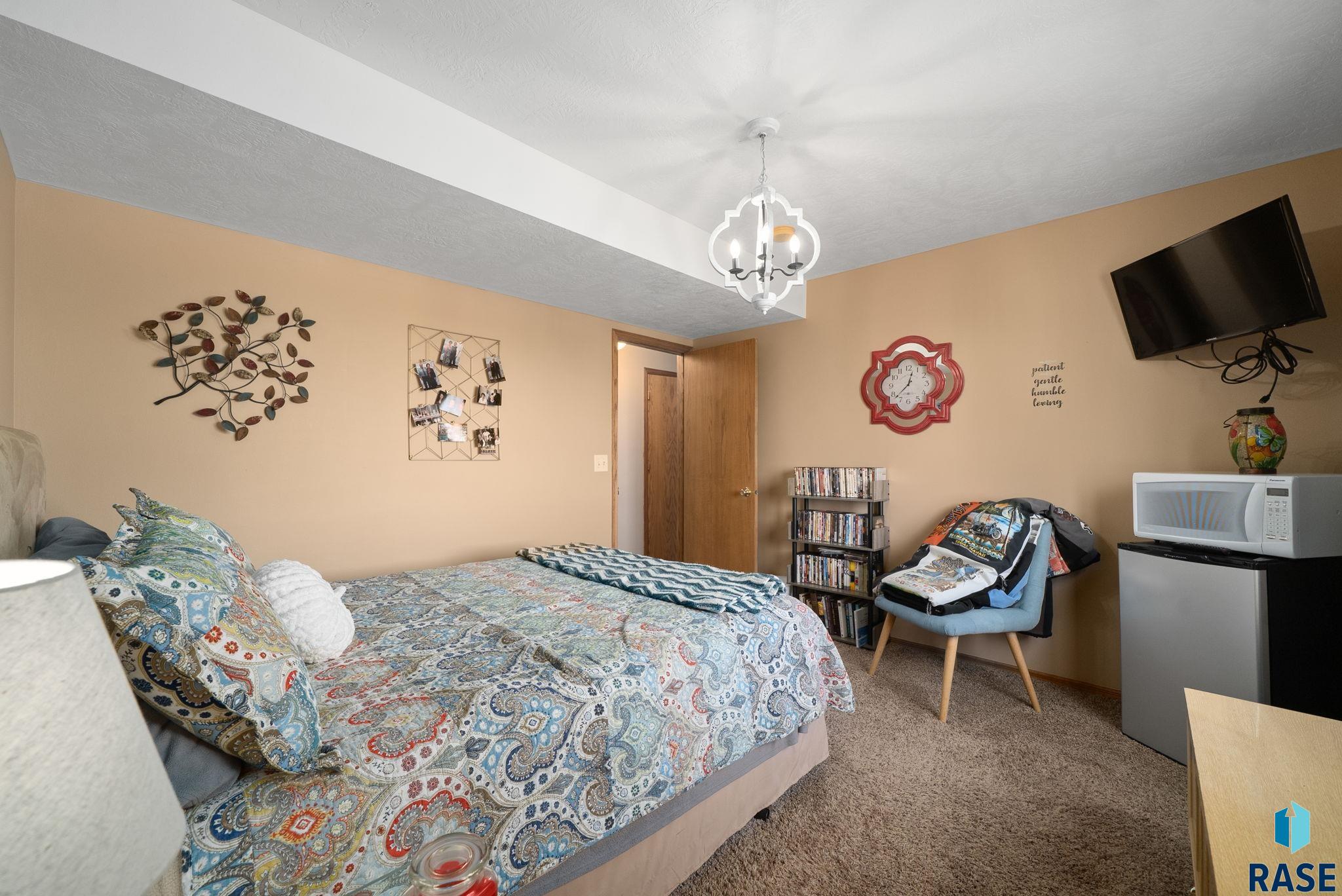 24404 View Dr