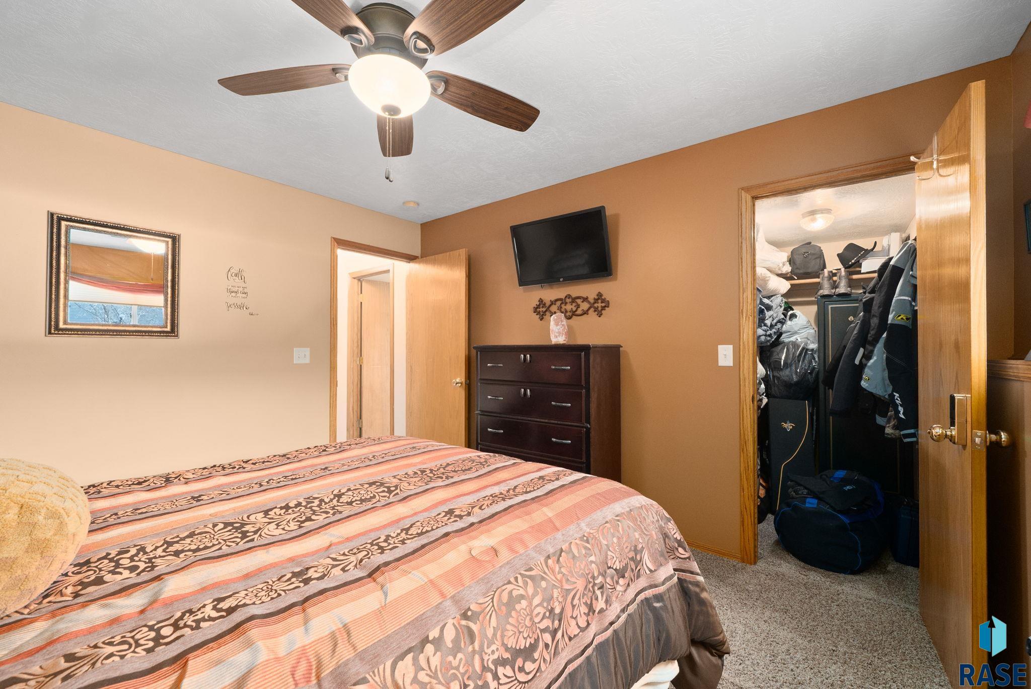 24404 View Dr