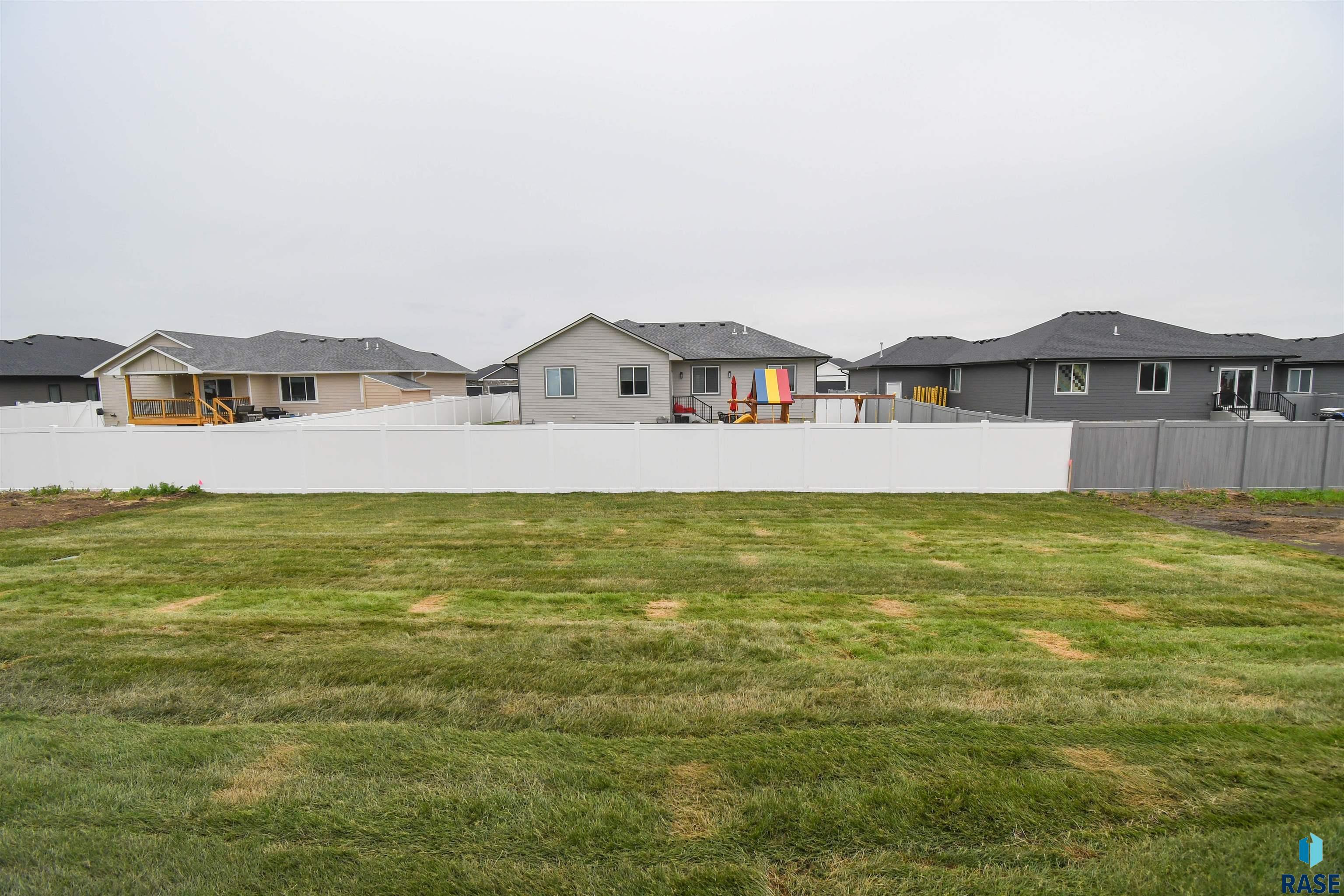 824 Almond Ave