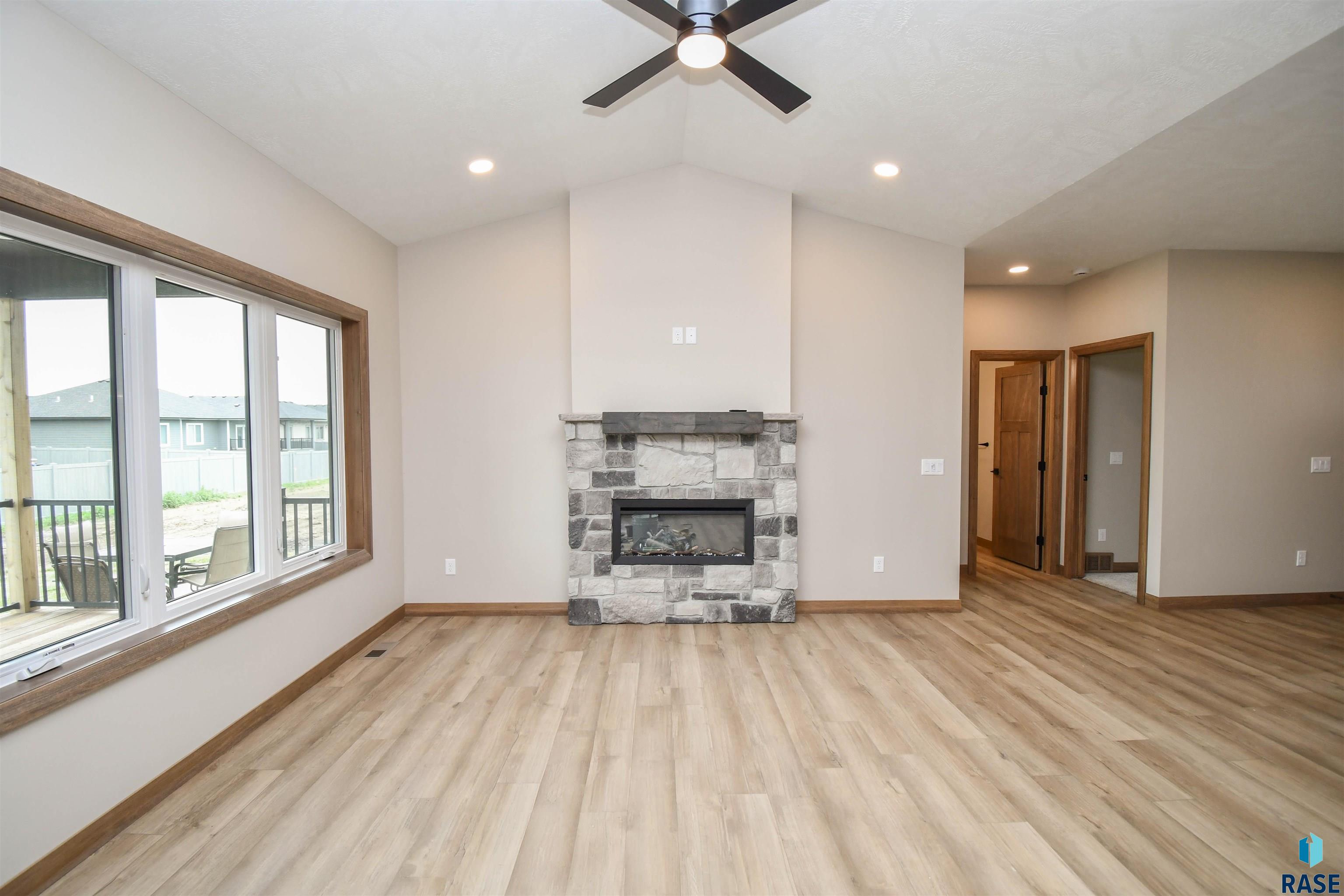 824 Almond Ave