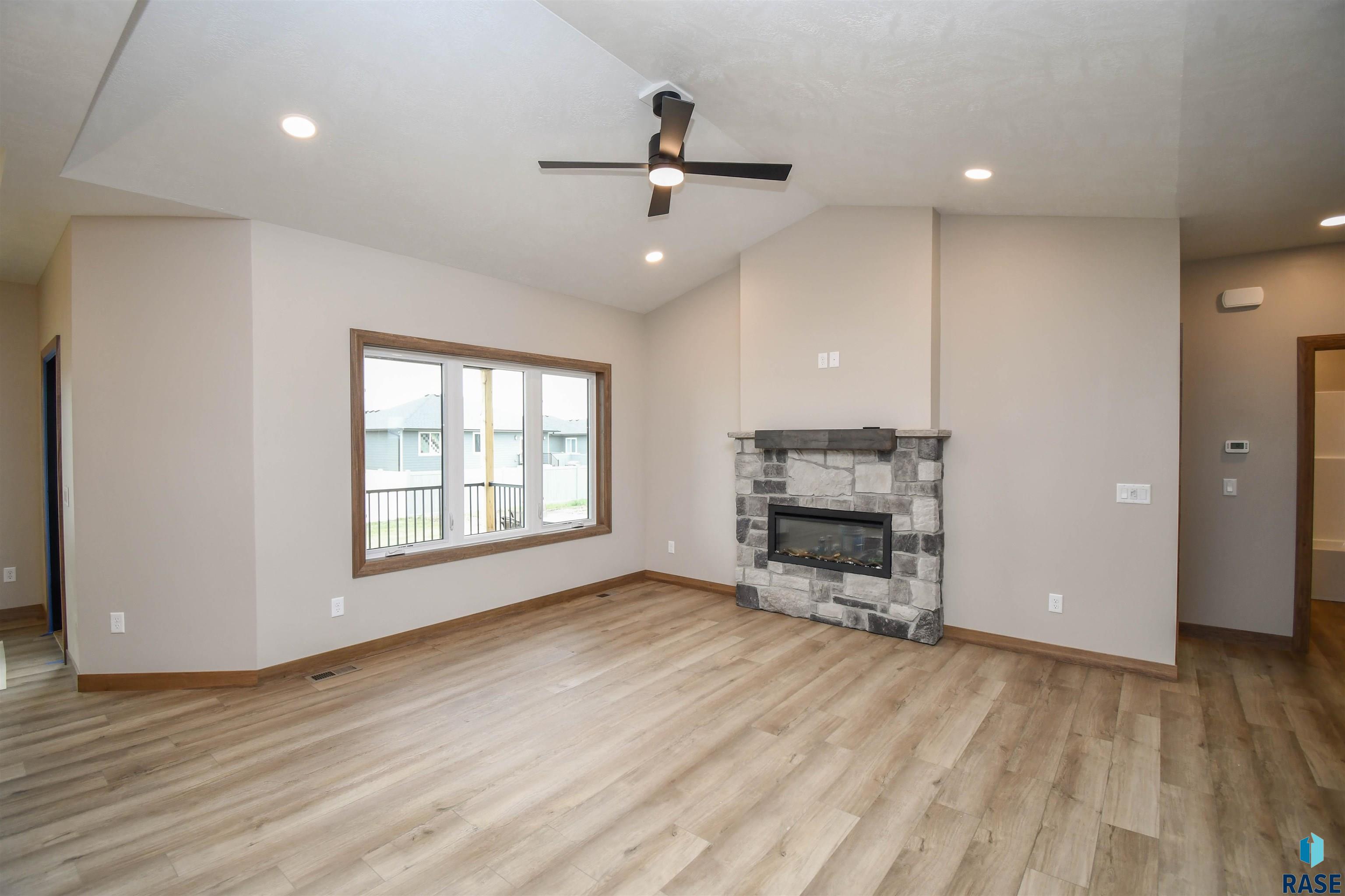 824 Almond Ave