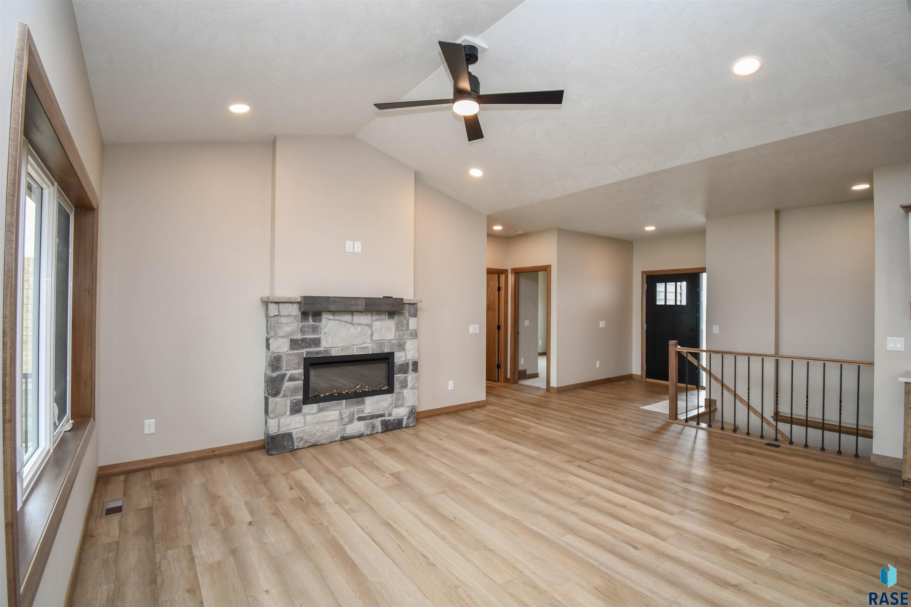 824 Almond Ave