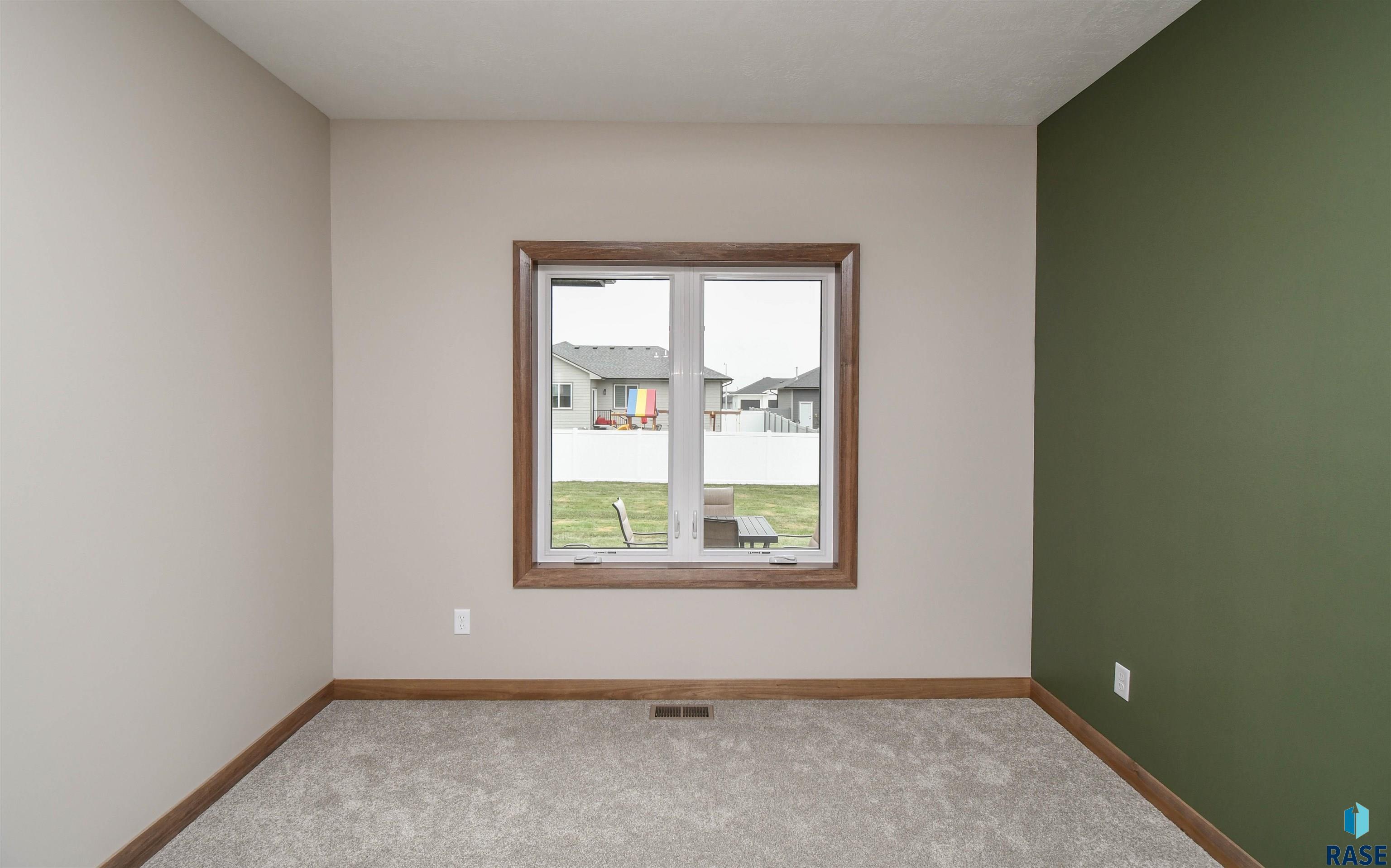 824 Almond Ave
