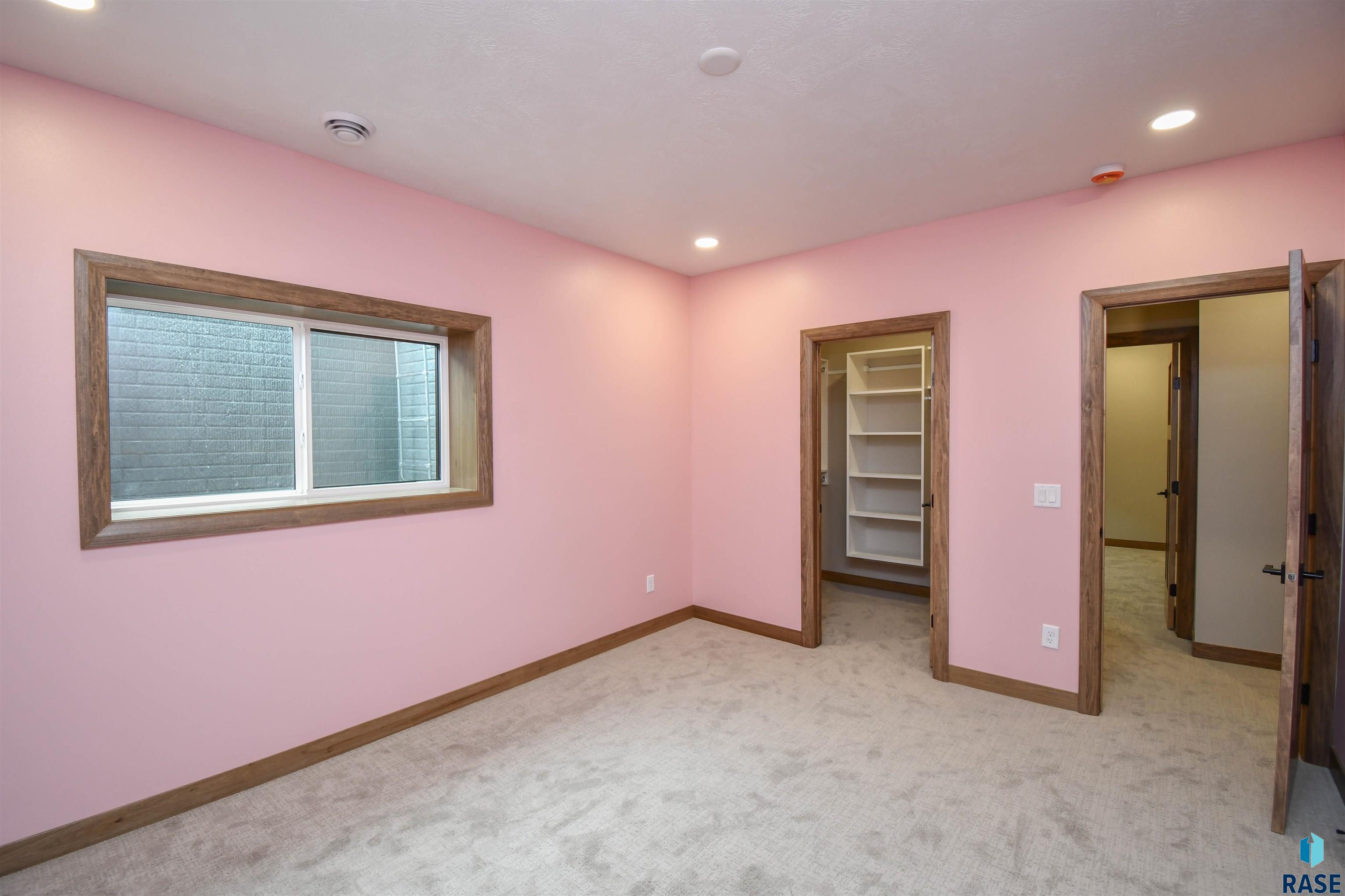 824 Almond Ave