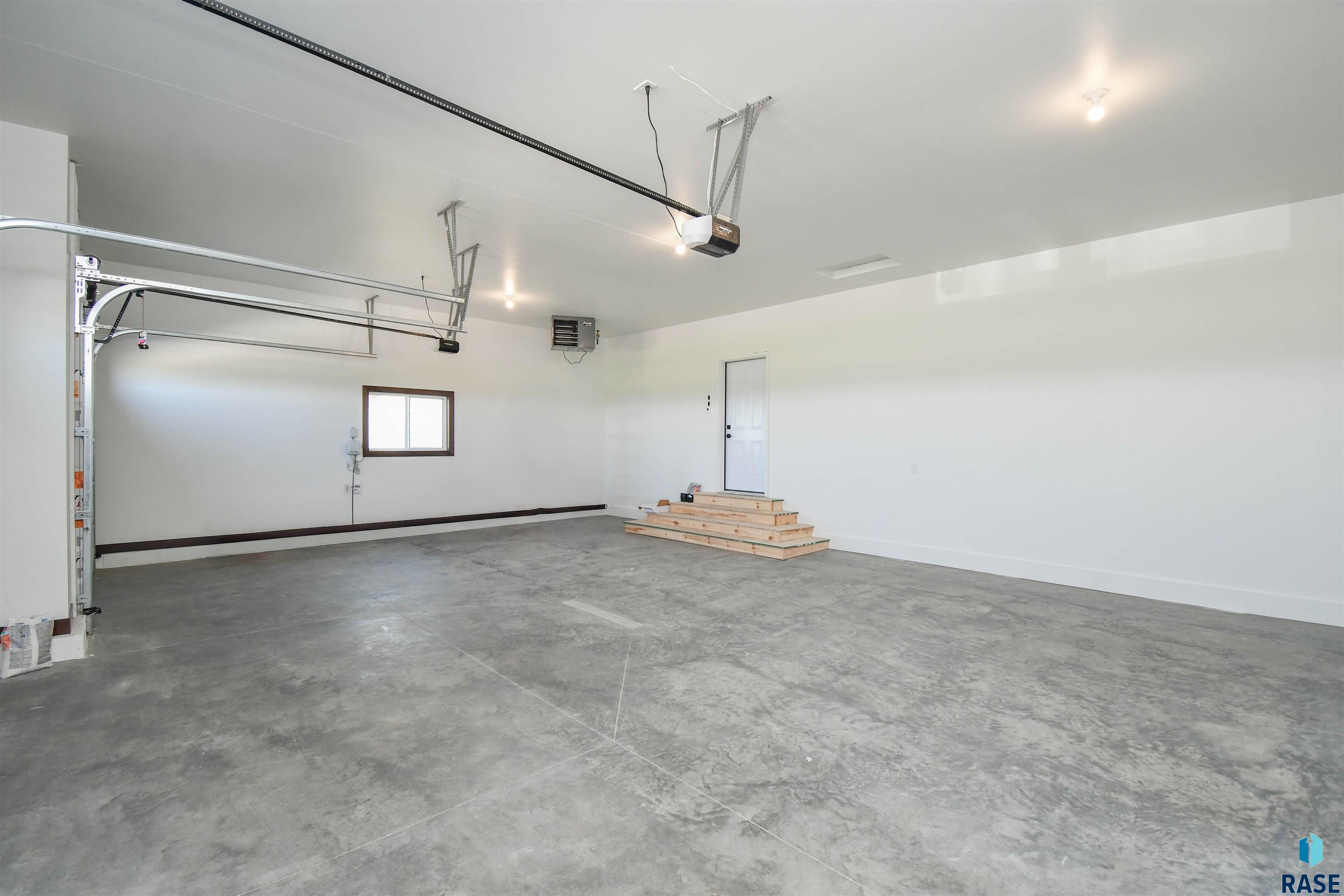 818 Almond Ave