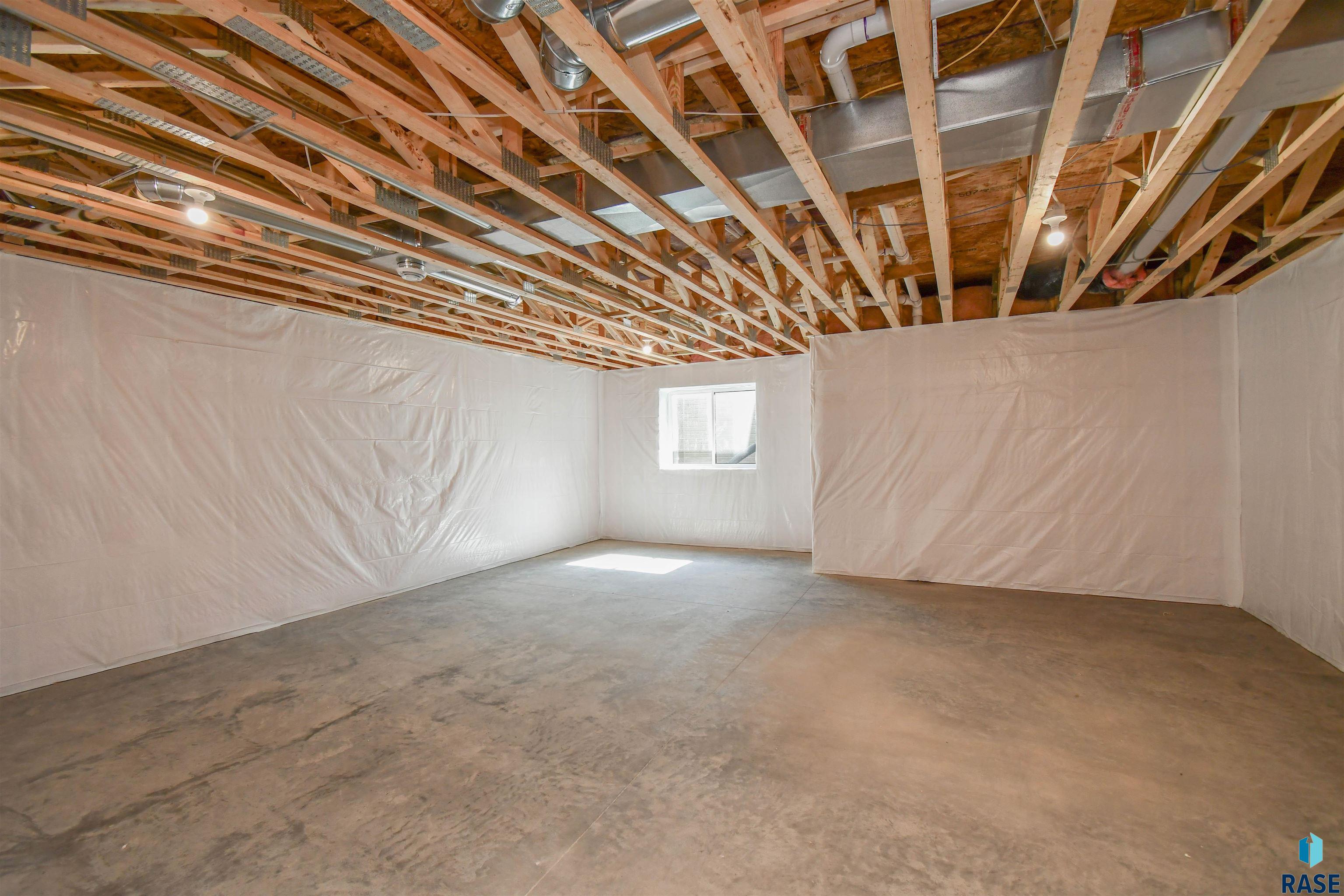 818 Almond Ave