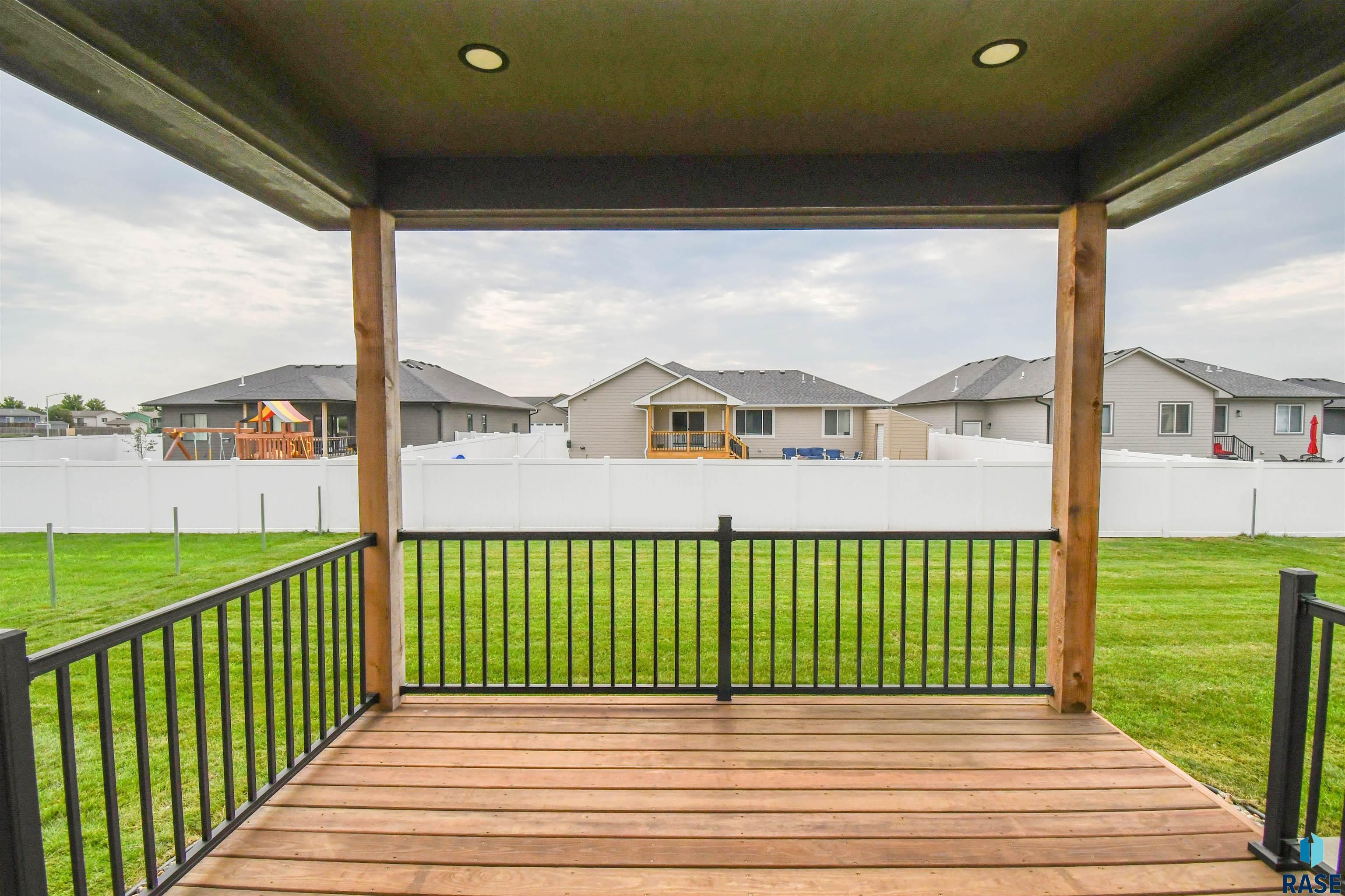 818 Almond Ave