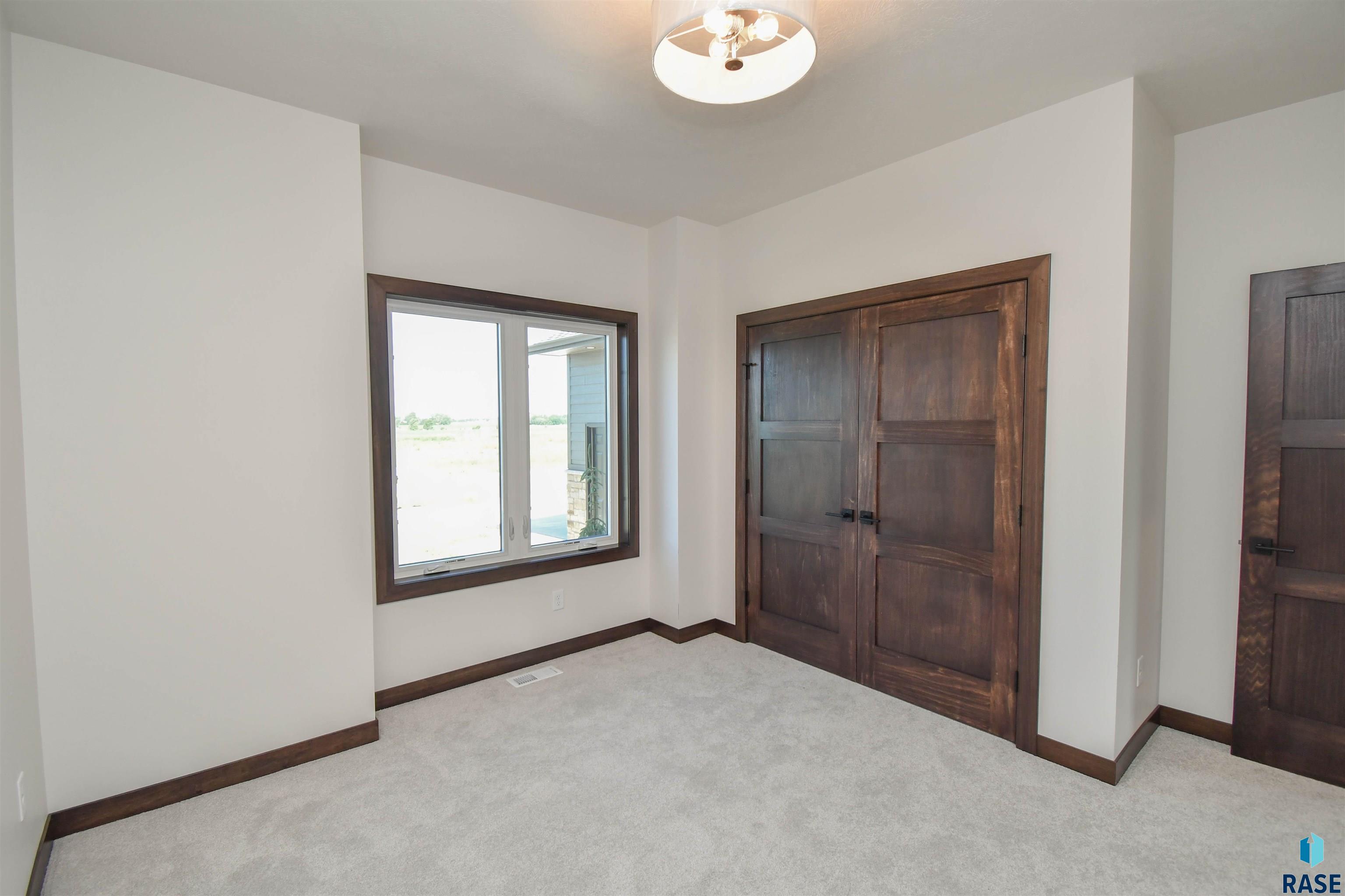 818 Almond Ave