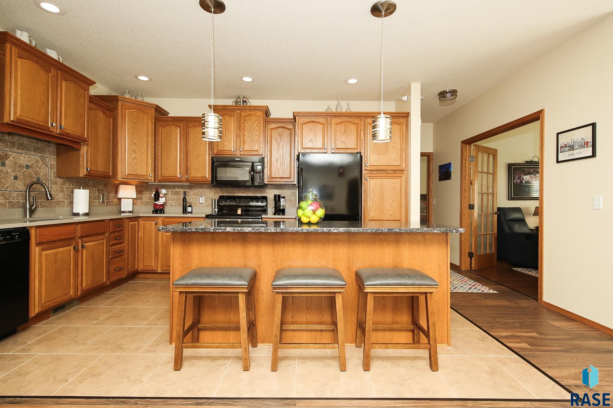 6106 S Avalon Ave Unit: A208