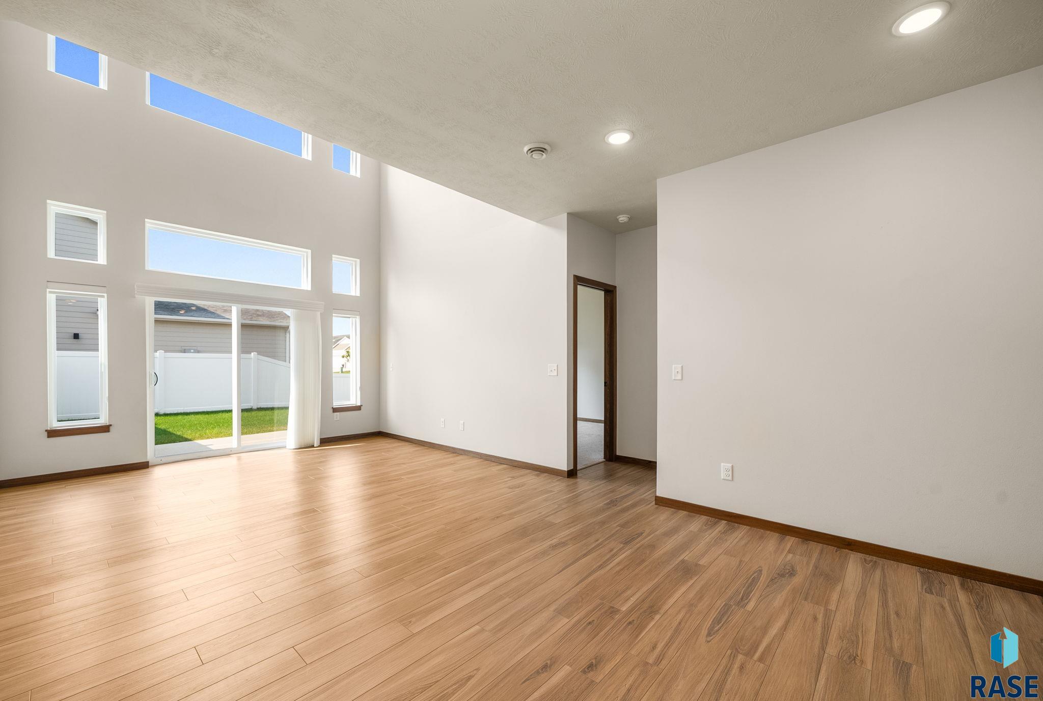 9017 W Jerald Pl