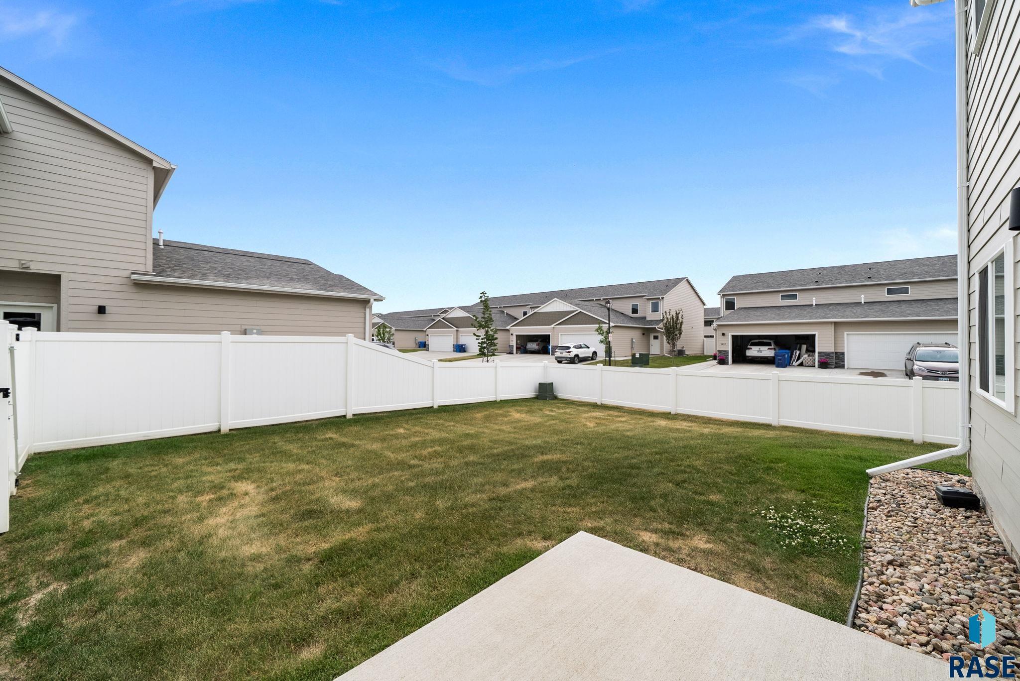 9017 W Jerald Pl