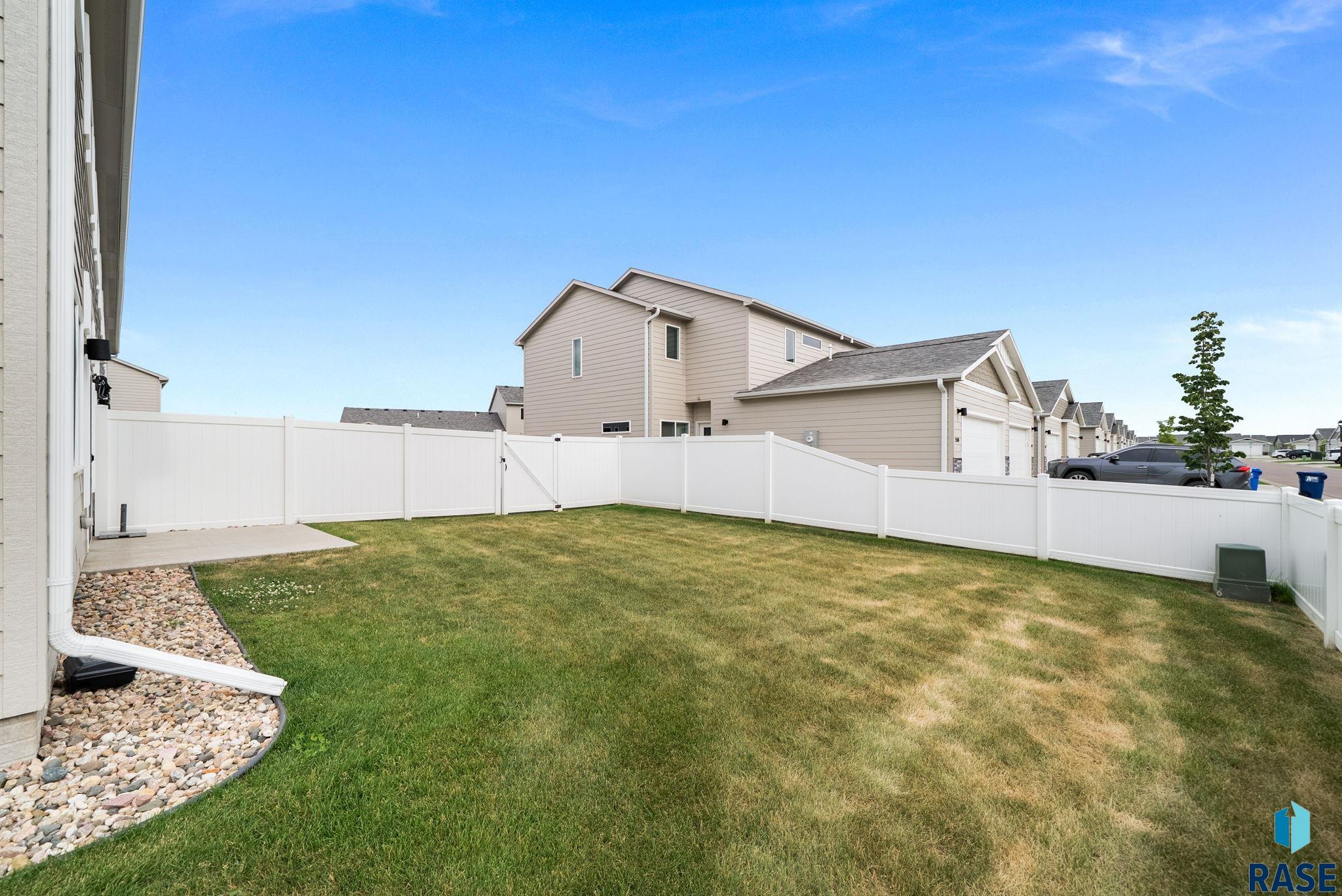 9017 W Jerald Pl