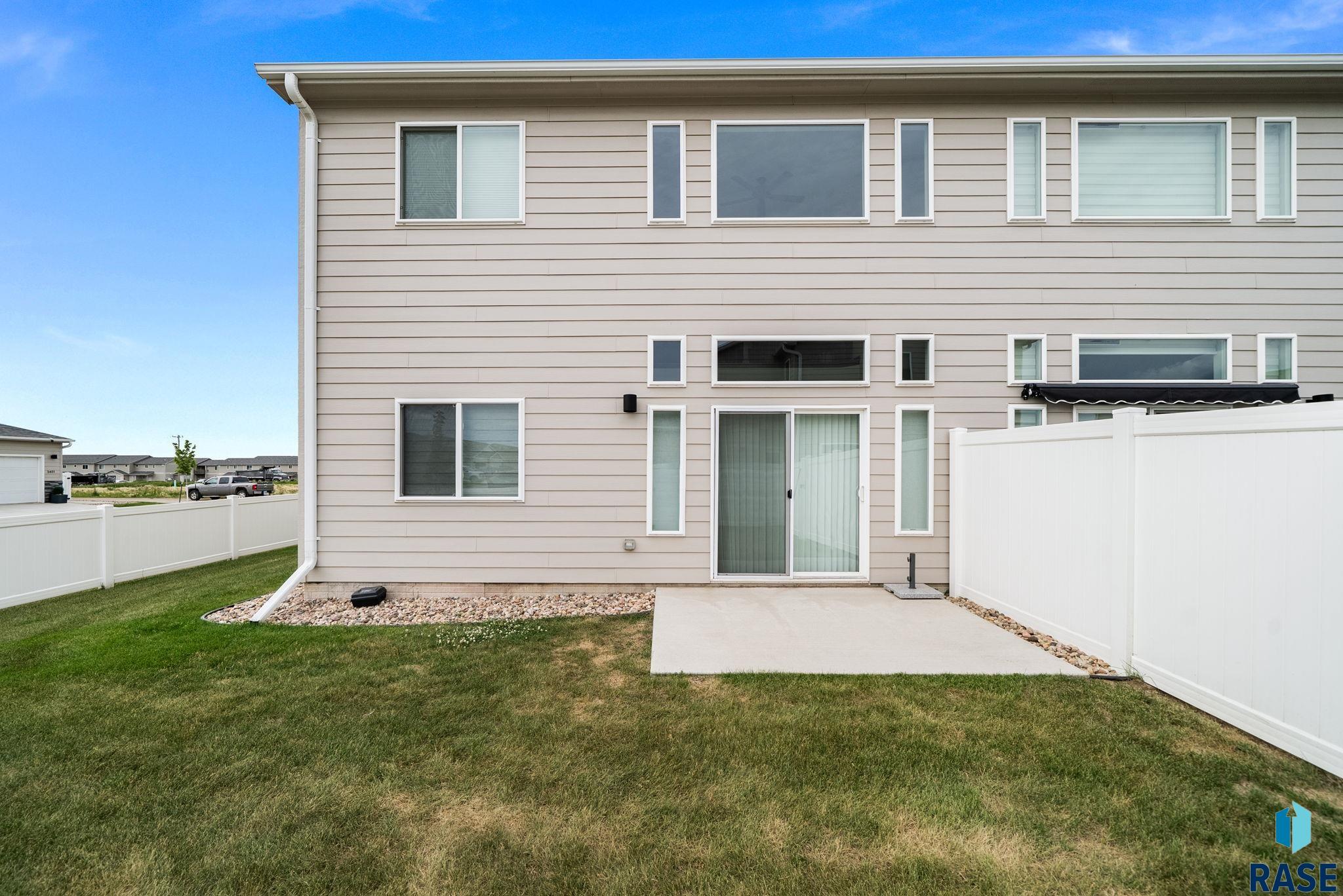 9017 W Jerald Pl