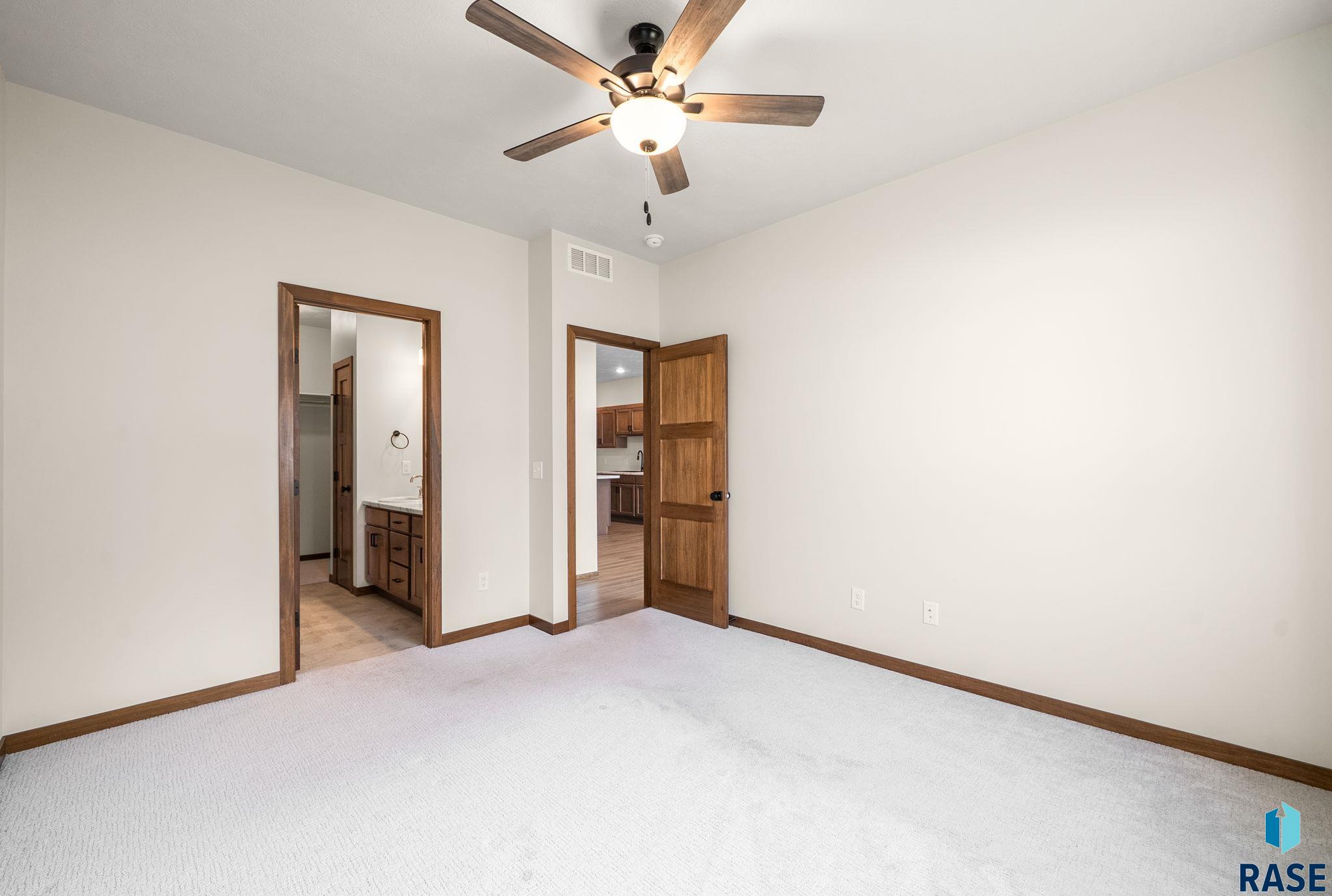 9017 W Jerald Pl