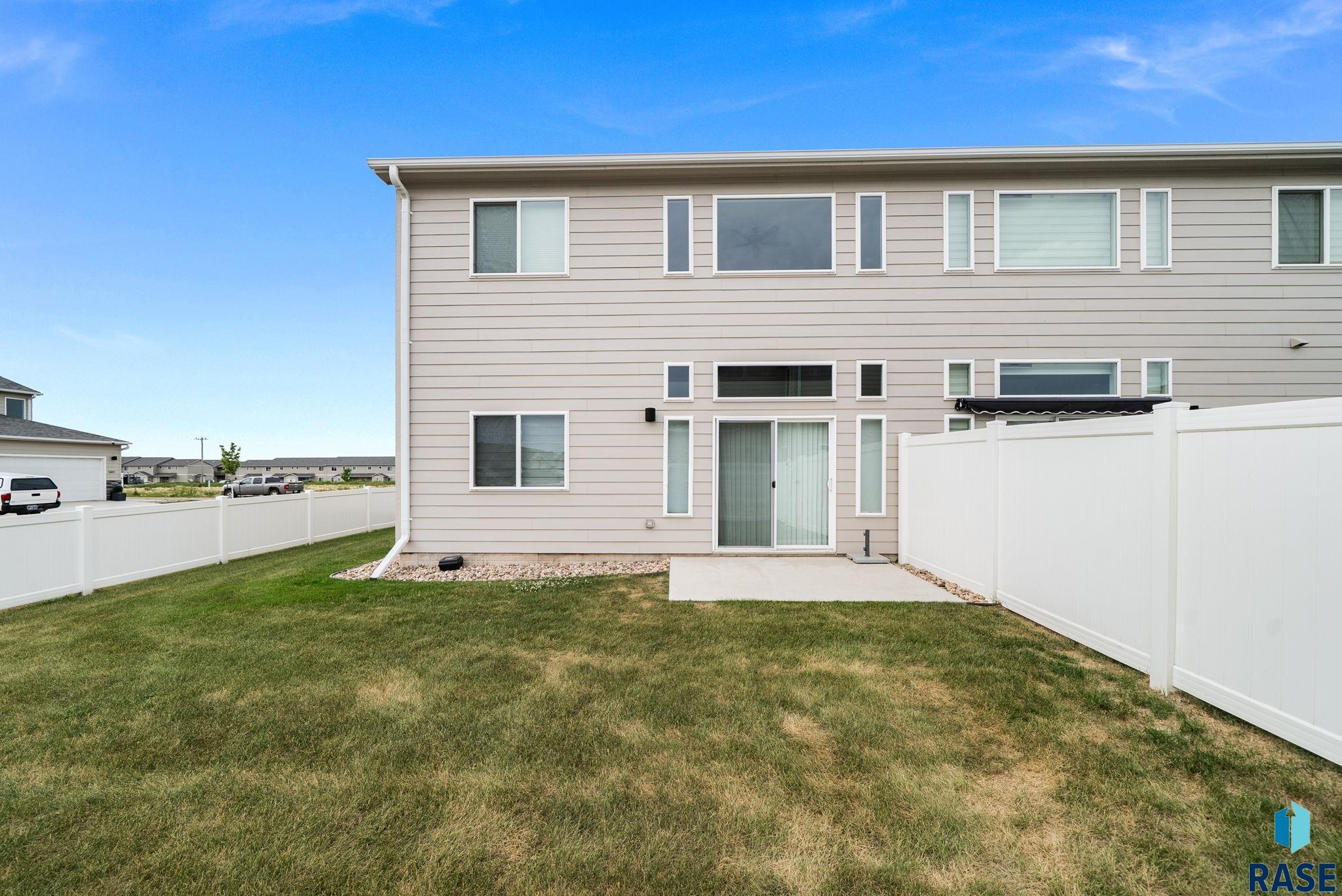 9017 W Jerald Pl