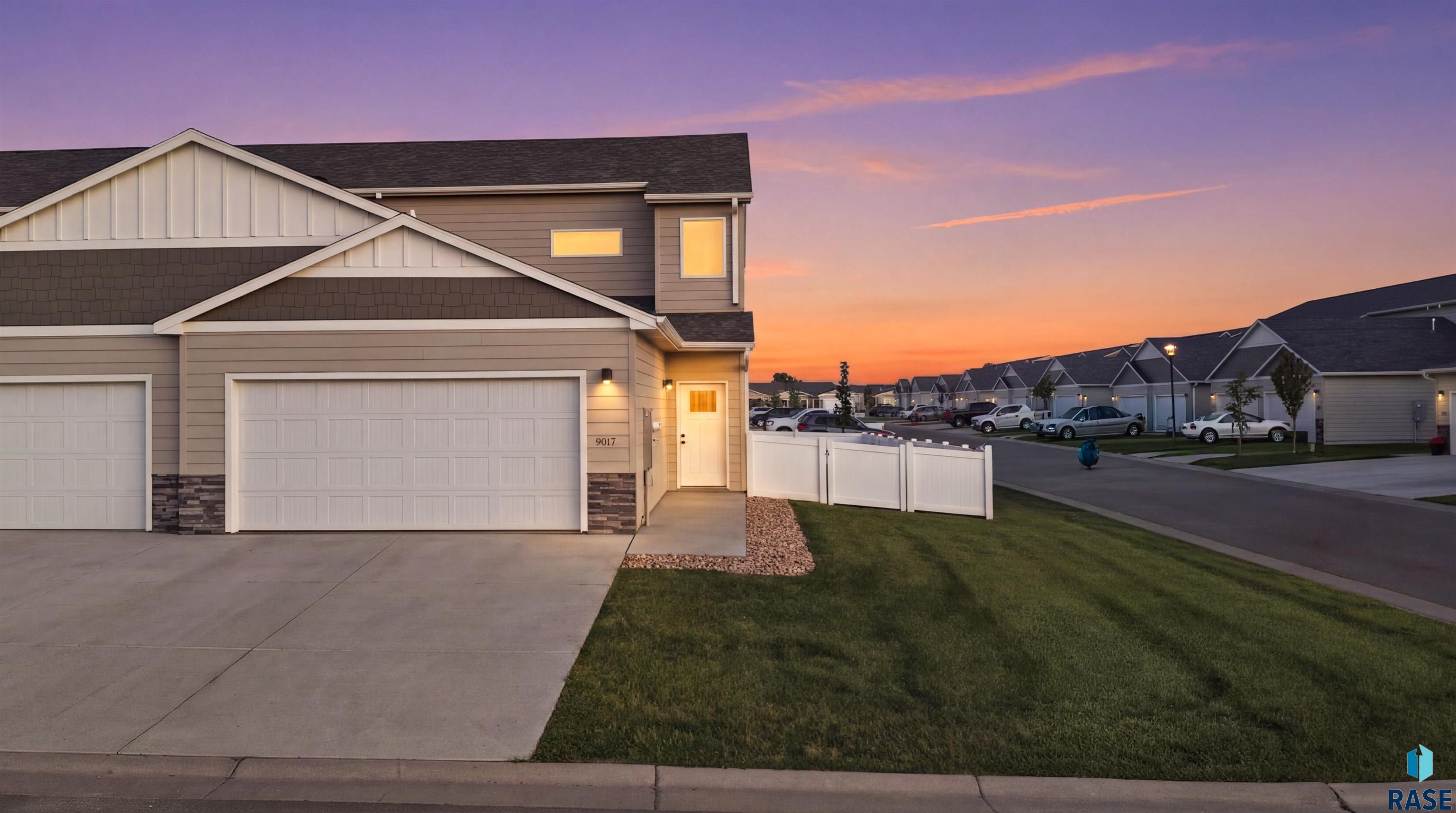 9017 W Jerald Pl