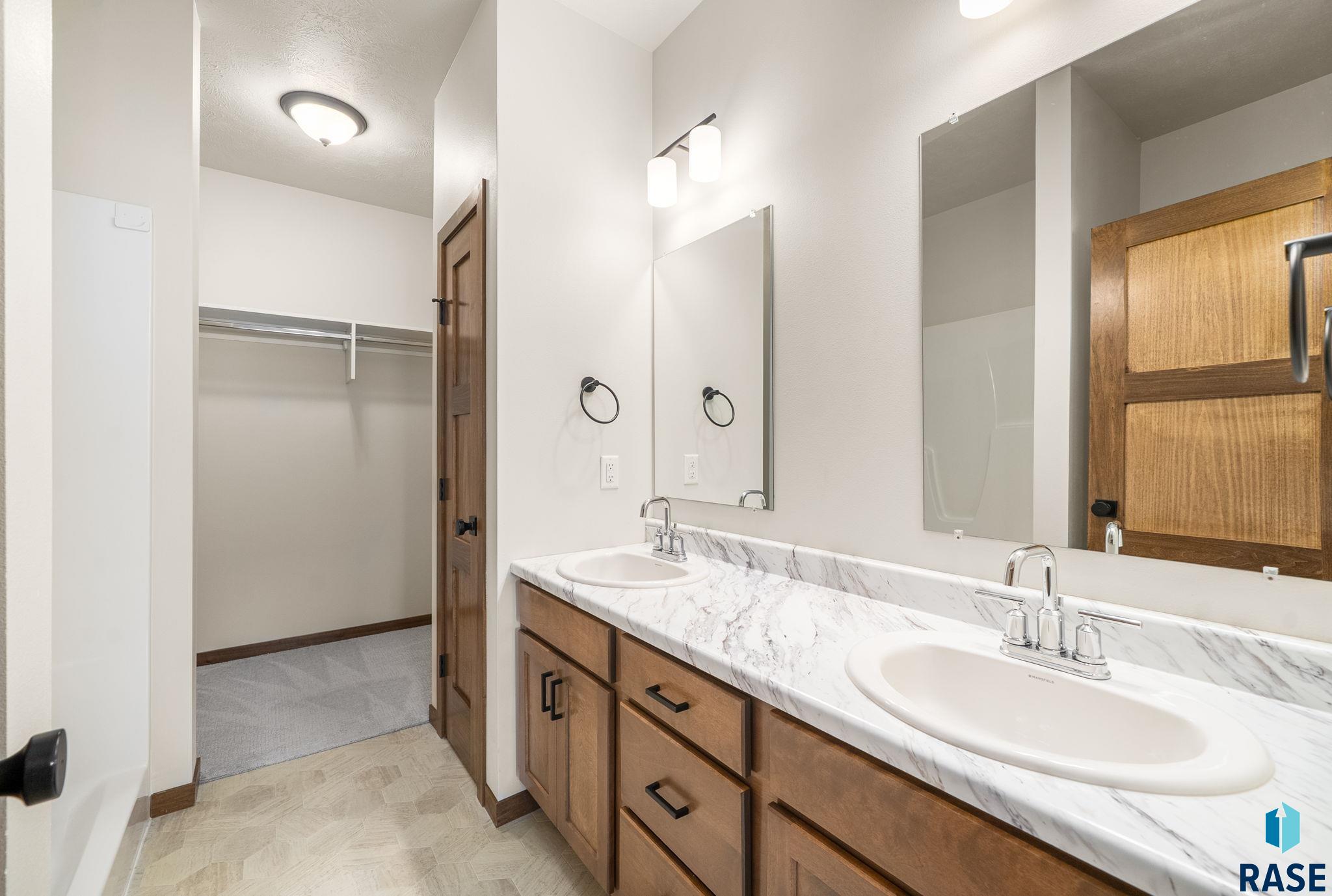 9017 W Jerald Pl