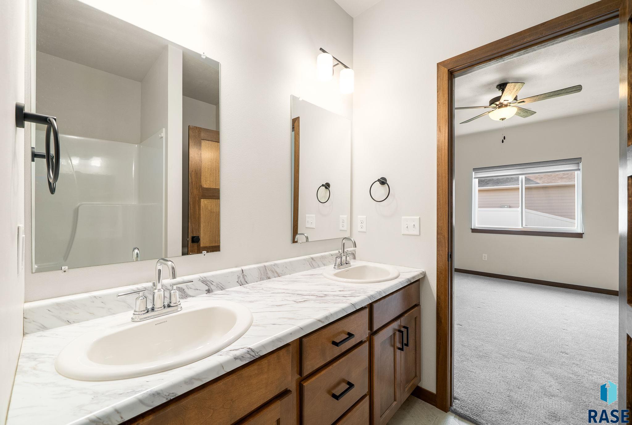 9017 W Jerald Pl