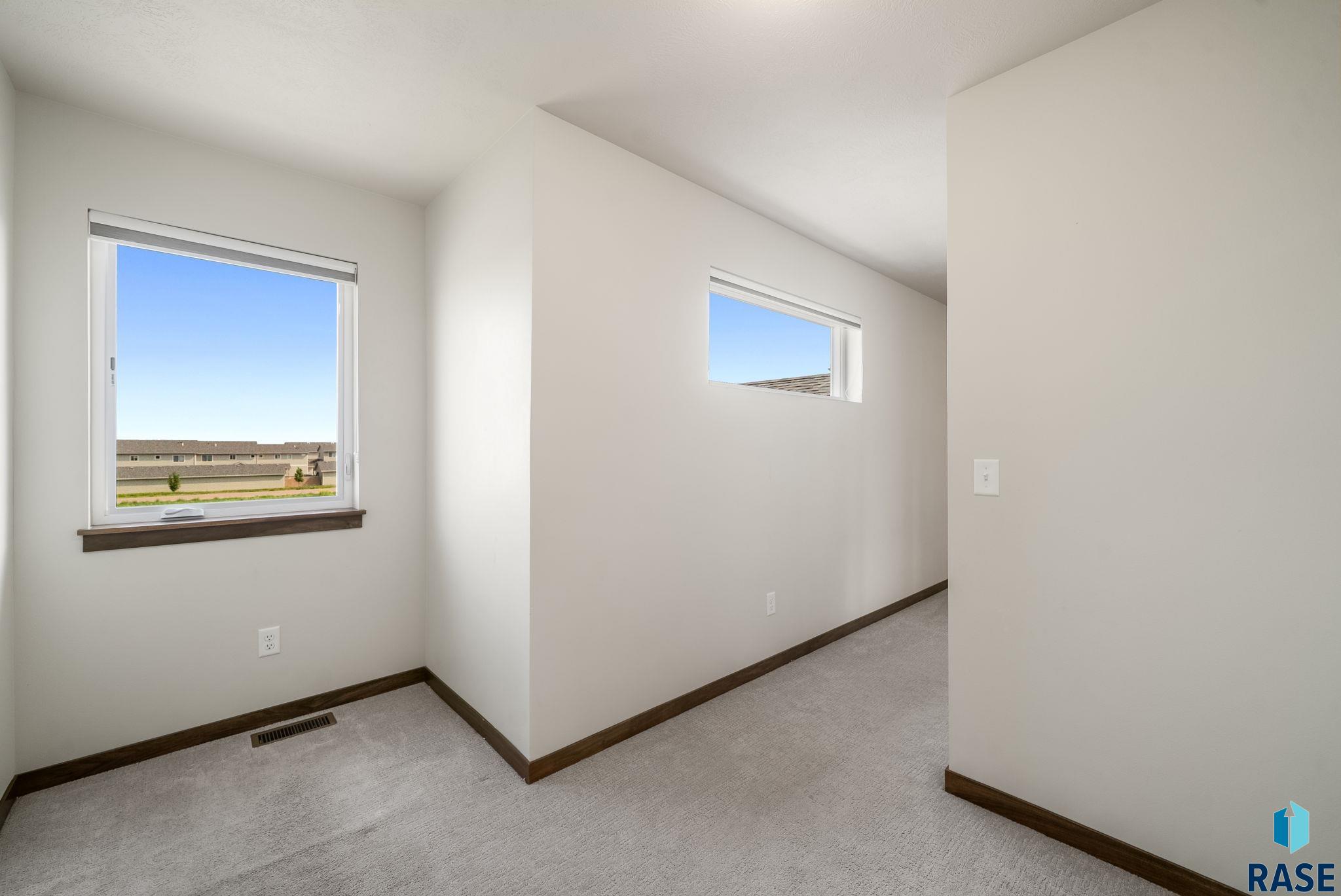 9017 W Jerald Pl