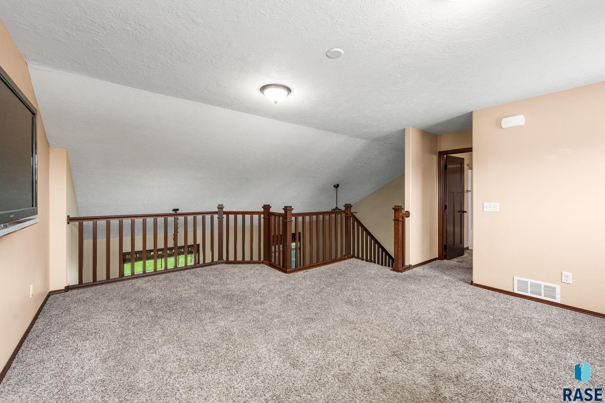 5016 S Winston Ln