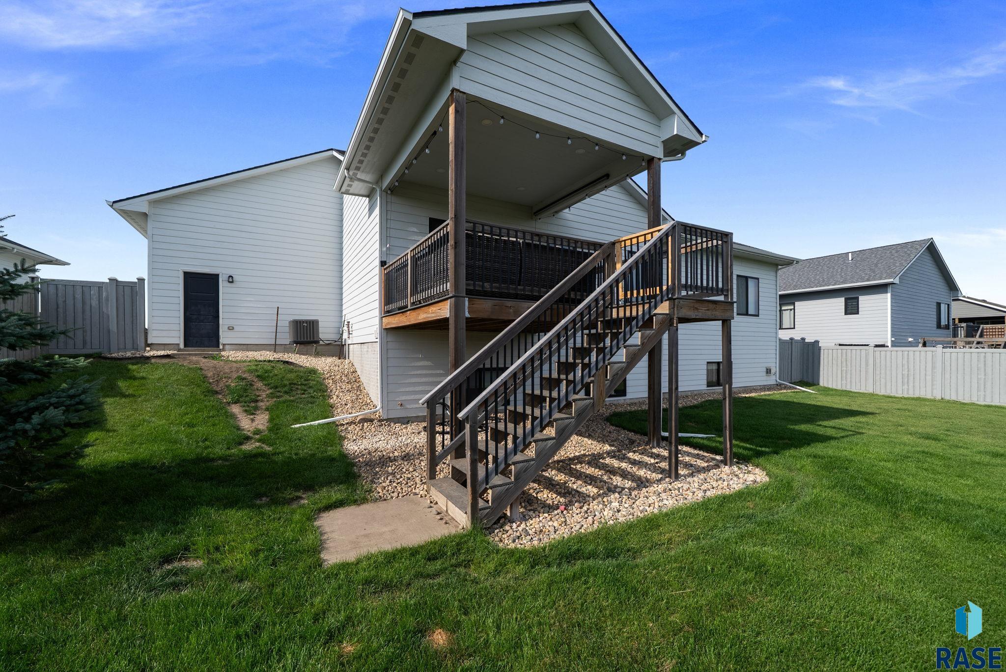 2301 E Mary Moore Dr