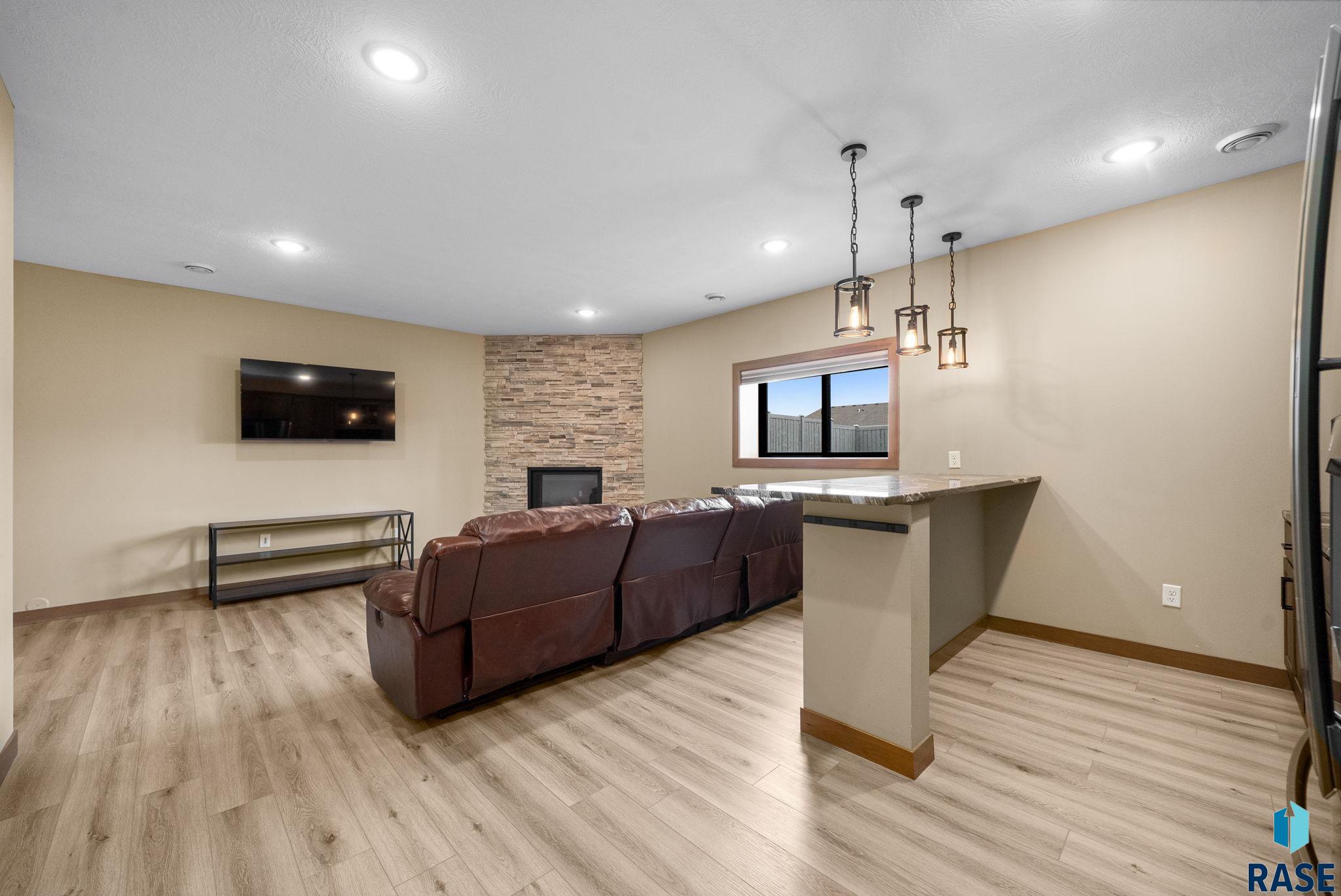 2301 E Mary Moore Dr